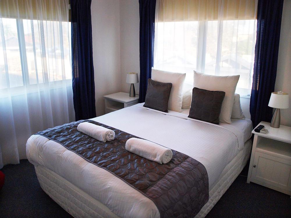 Pool Deluxe Suite