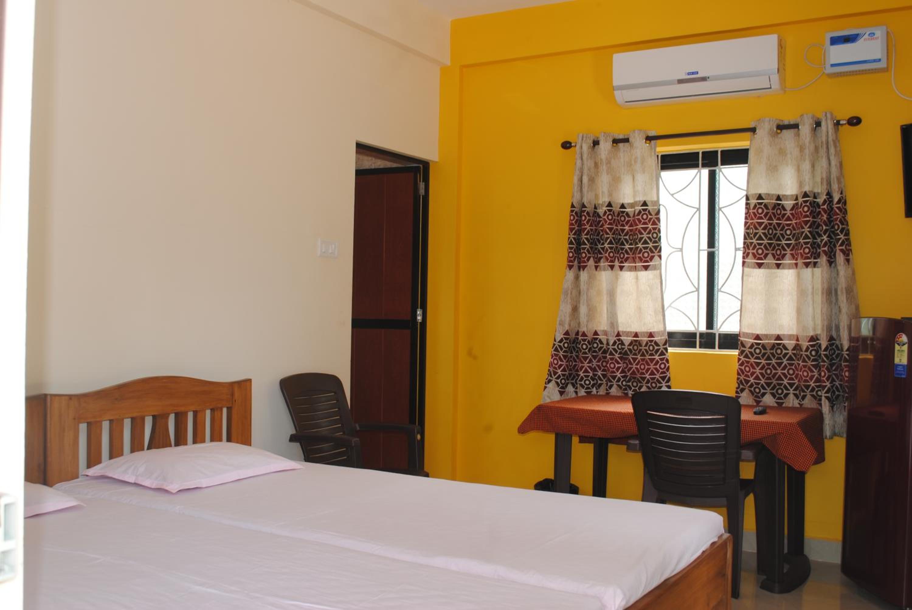 Small Double or Twin Room photo 1