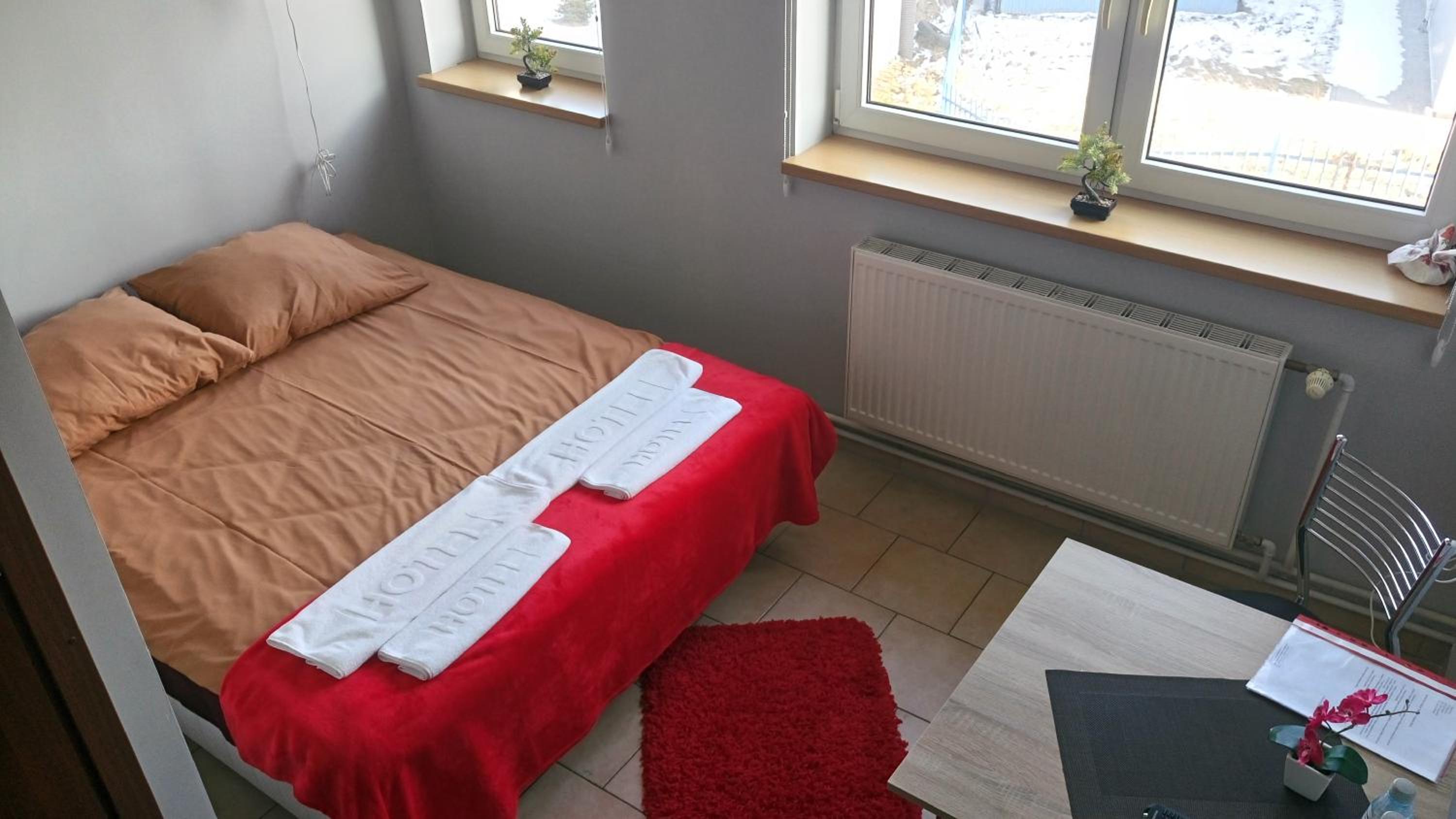 Standard Double or Twin Room - Photo 5