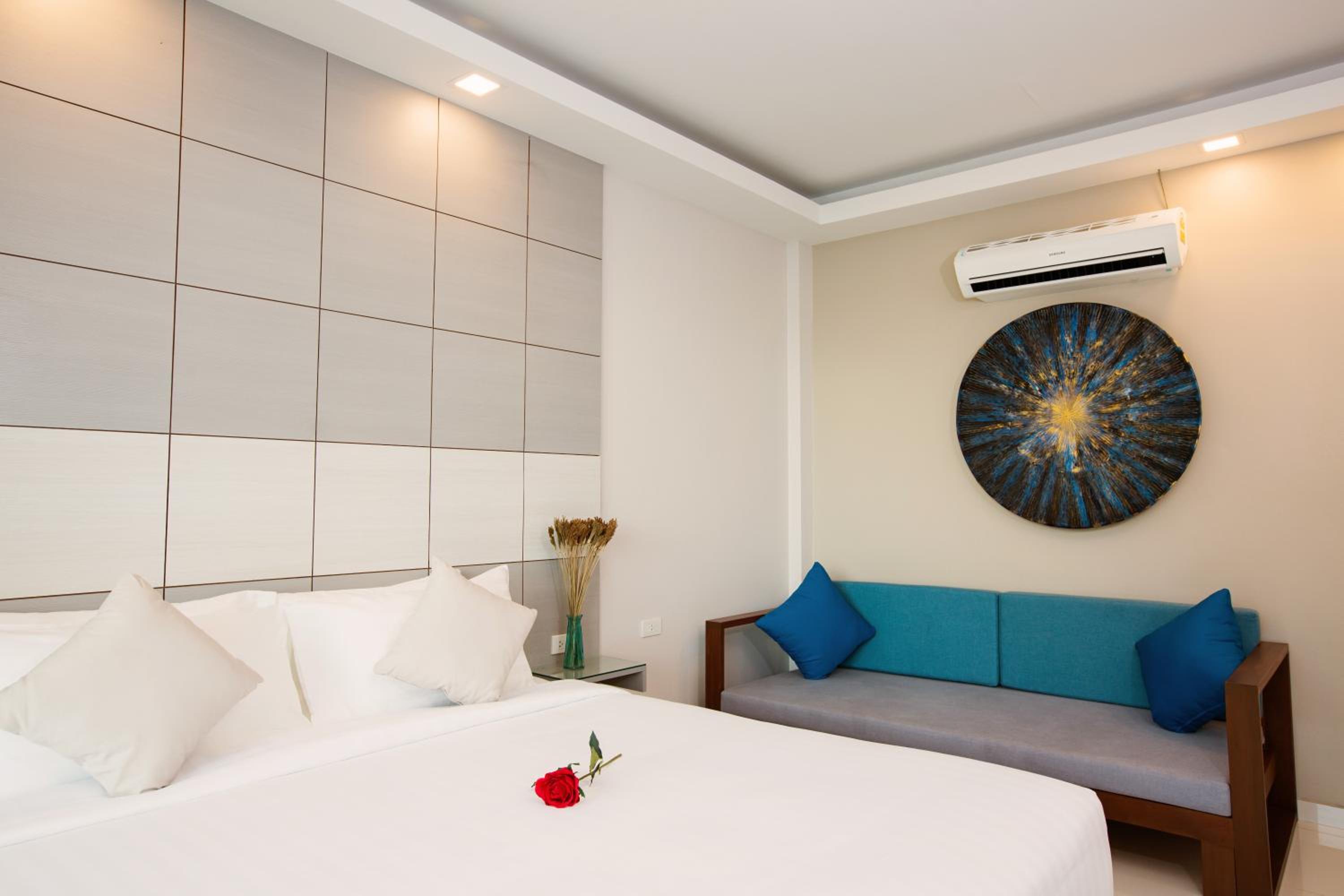 Grand Deluxe Sea View photo 2