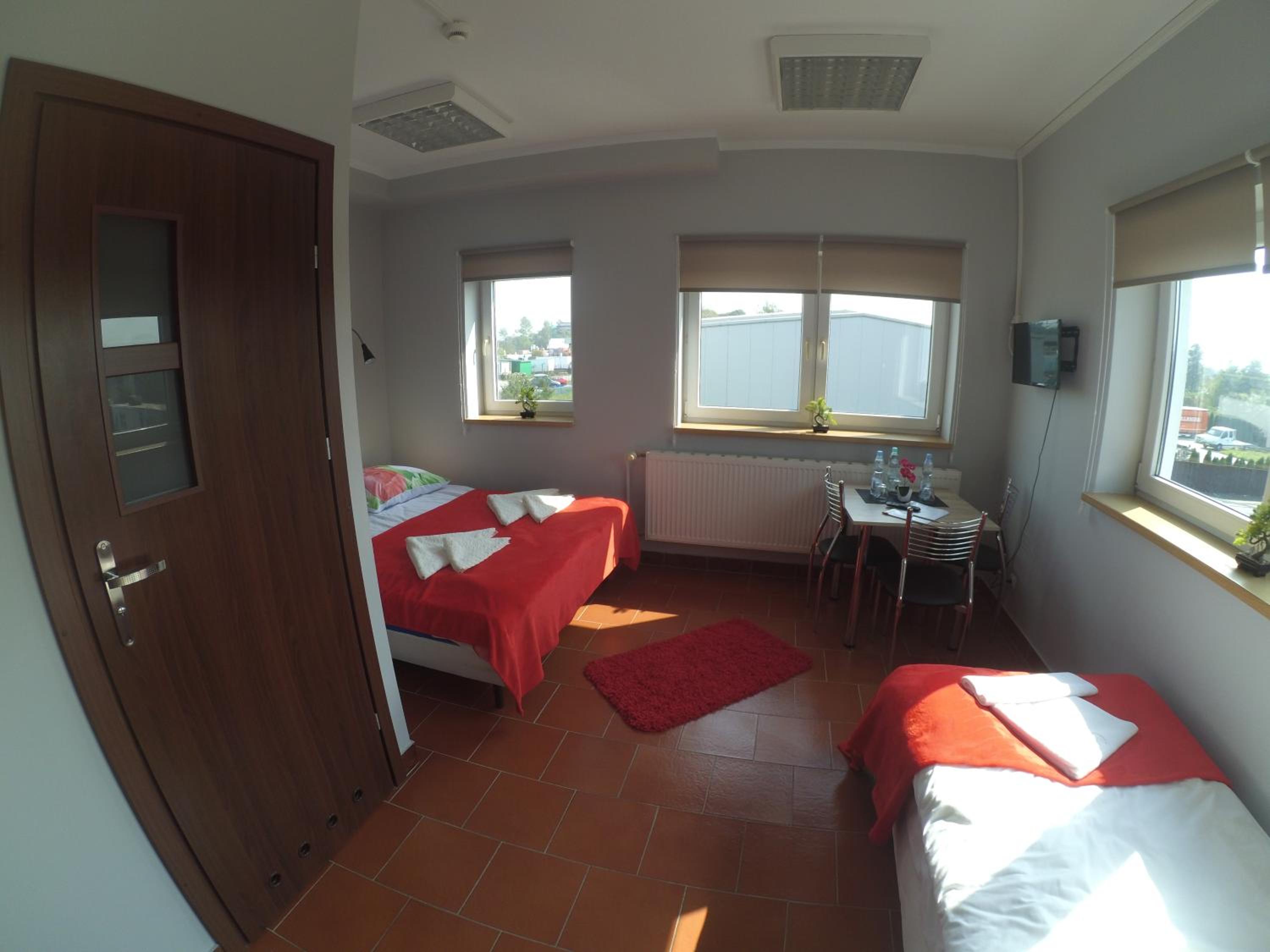 Family Room with Private Bathroom - Photo 7