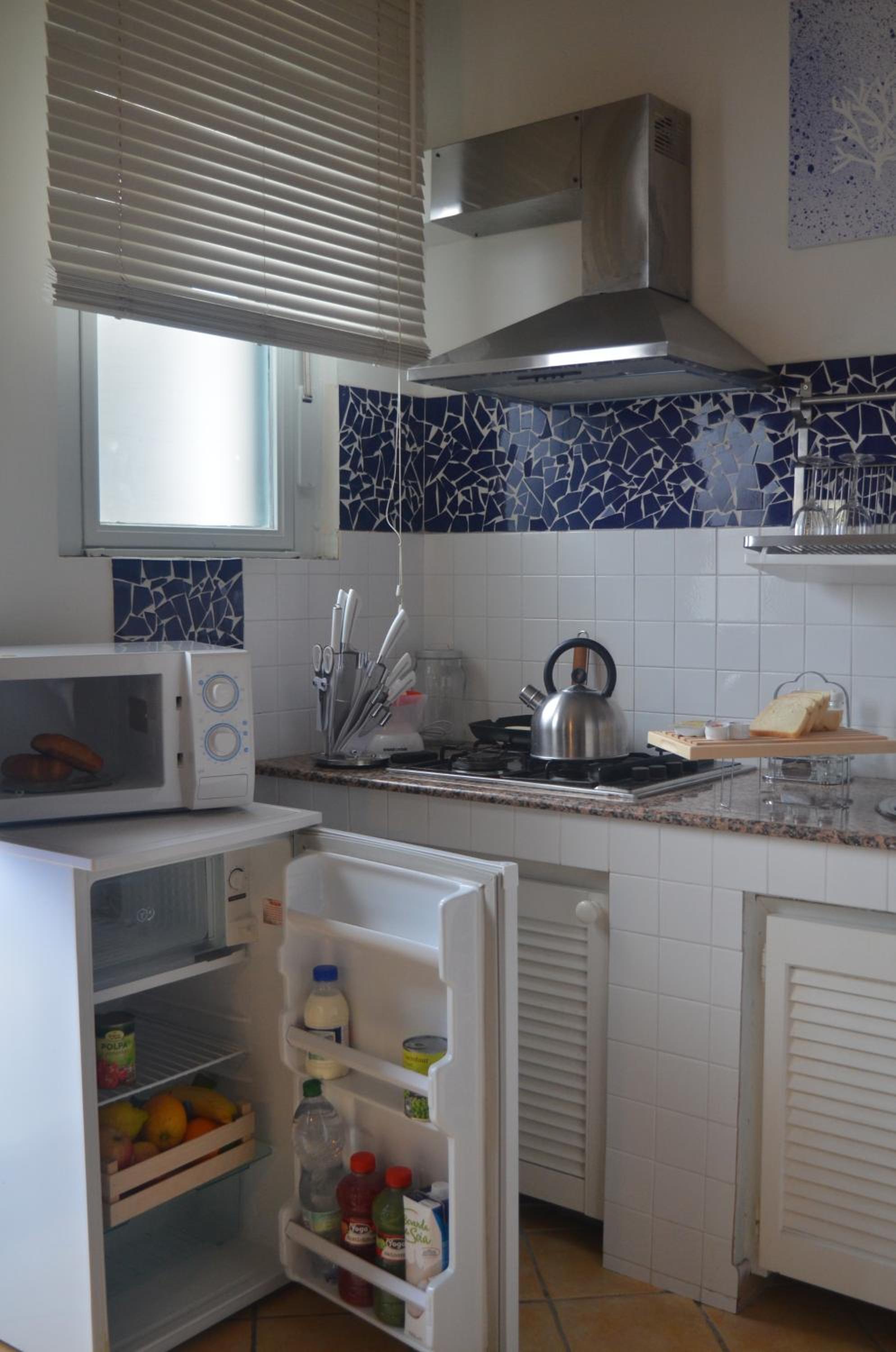Studio with Balcony and Sea View (3 Adults) - Photo 24
