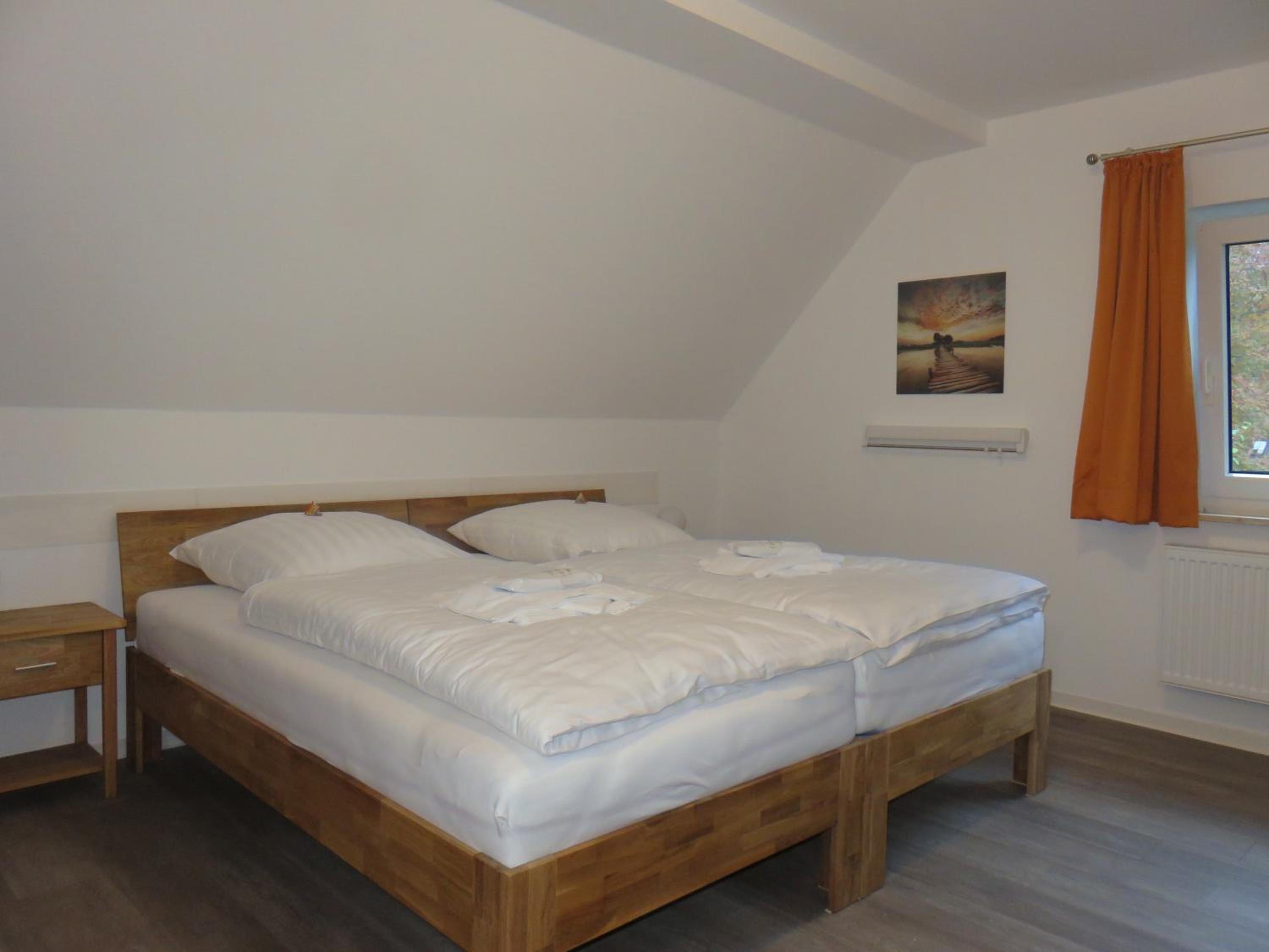 Large Double or Twin Room - Photo 2