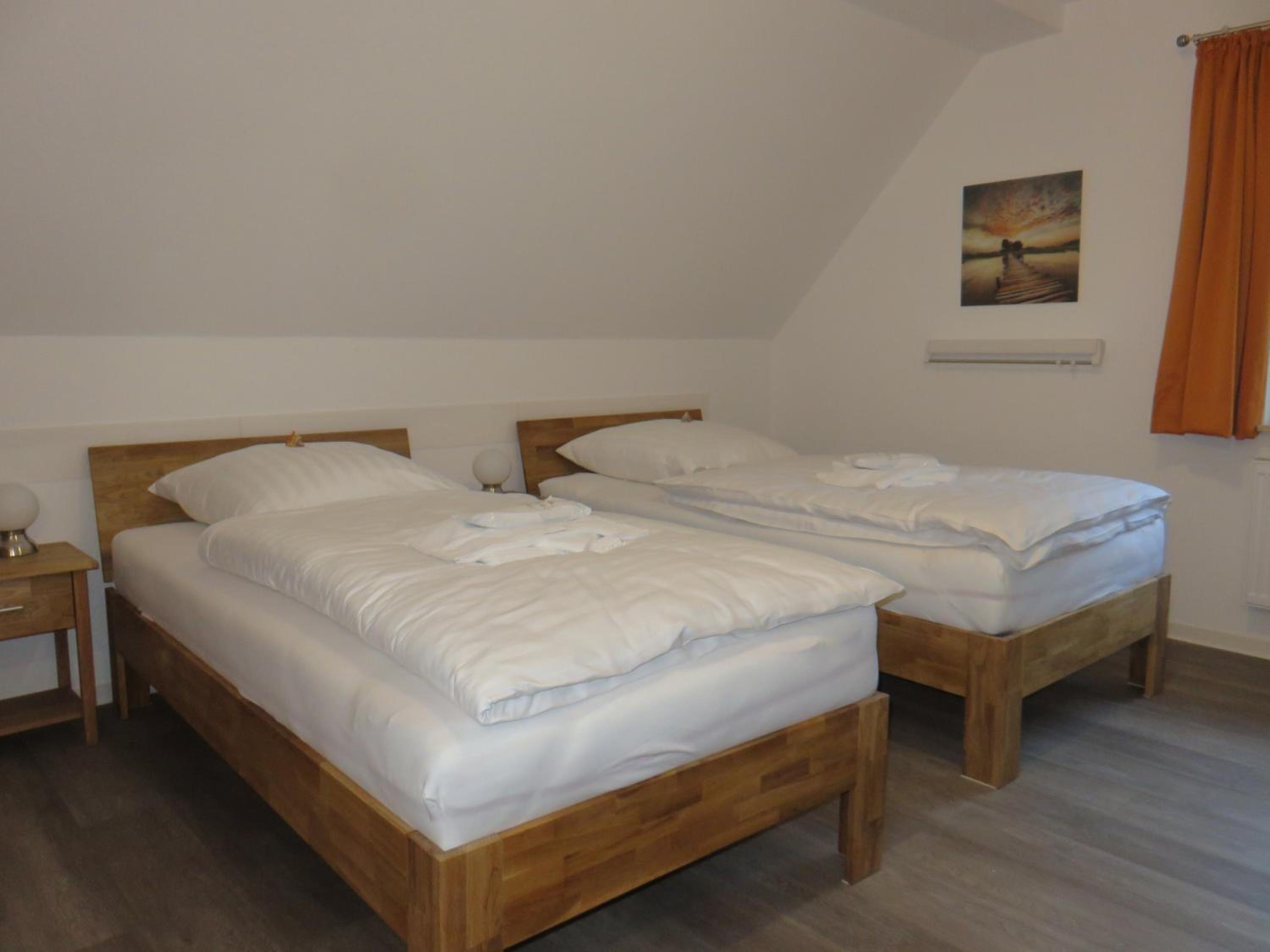 Large Double or Twin Room - Photo 3