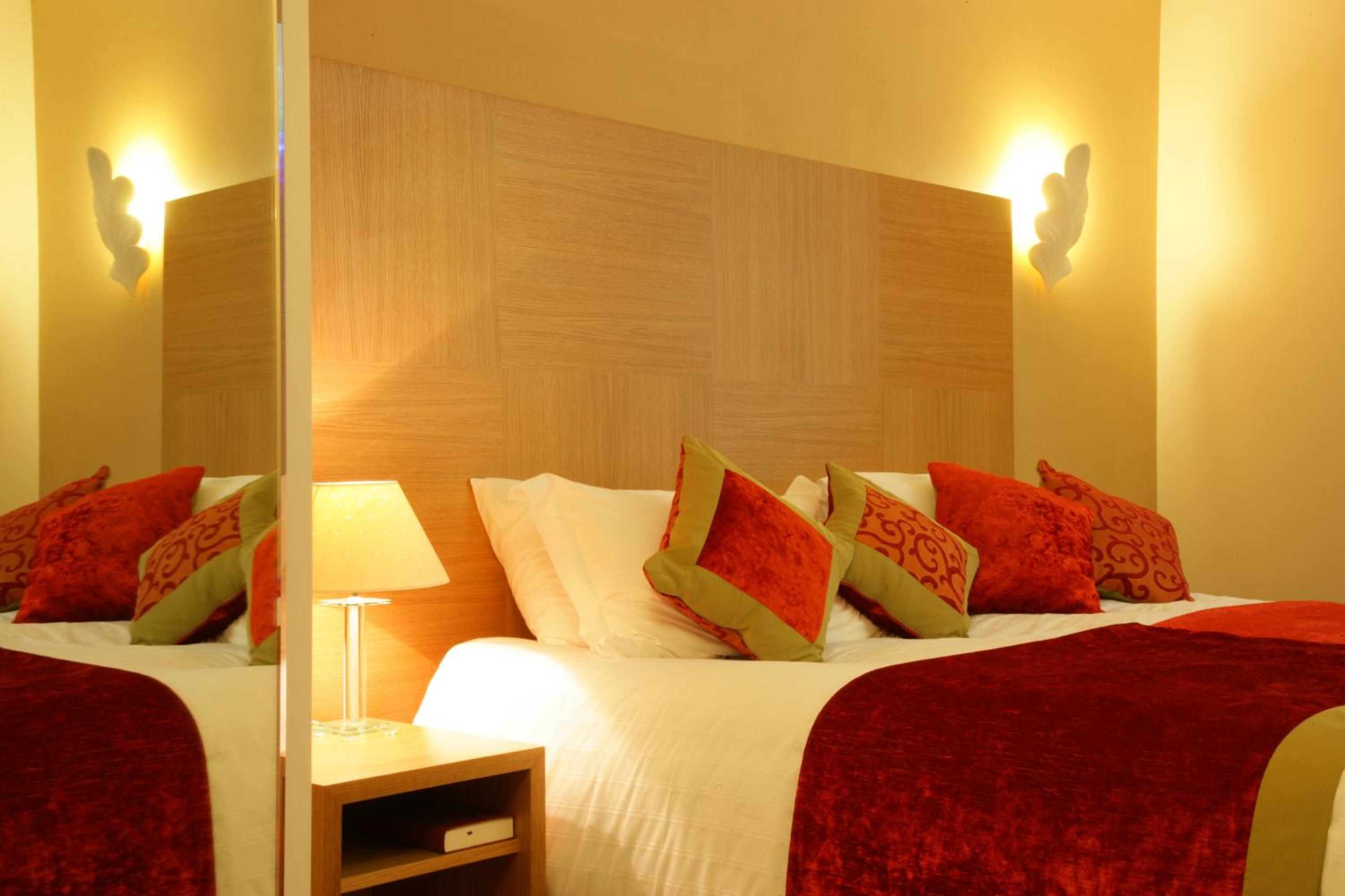 Twin Room including parking photo 3
