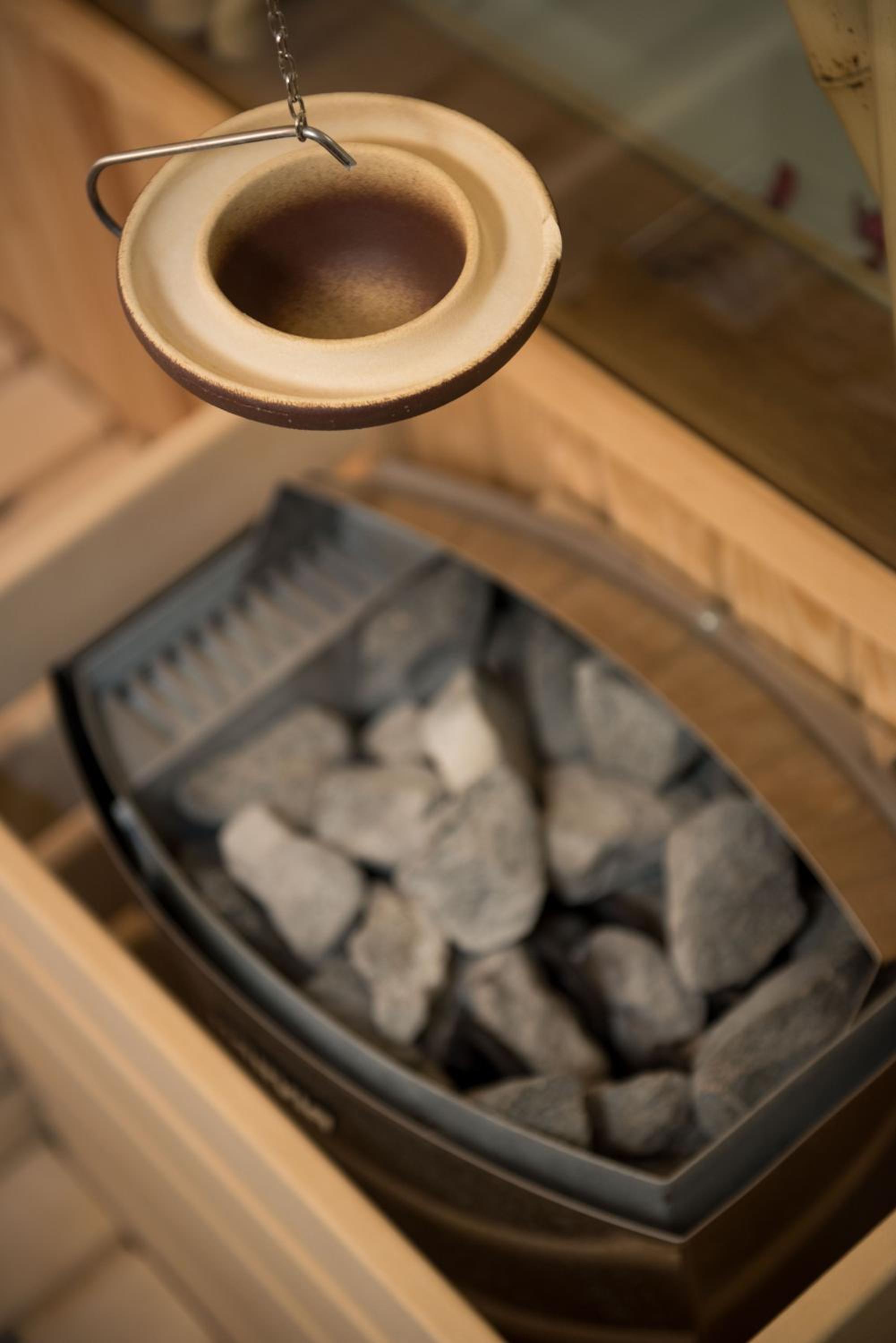 Suite with Hot Tub and Sauna - Free Parking - Photo 23