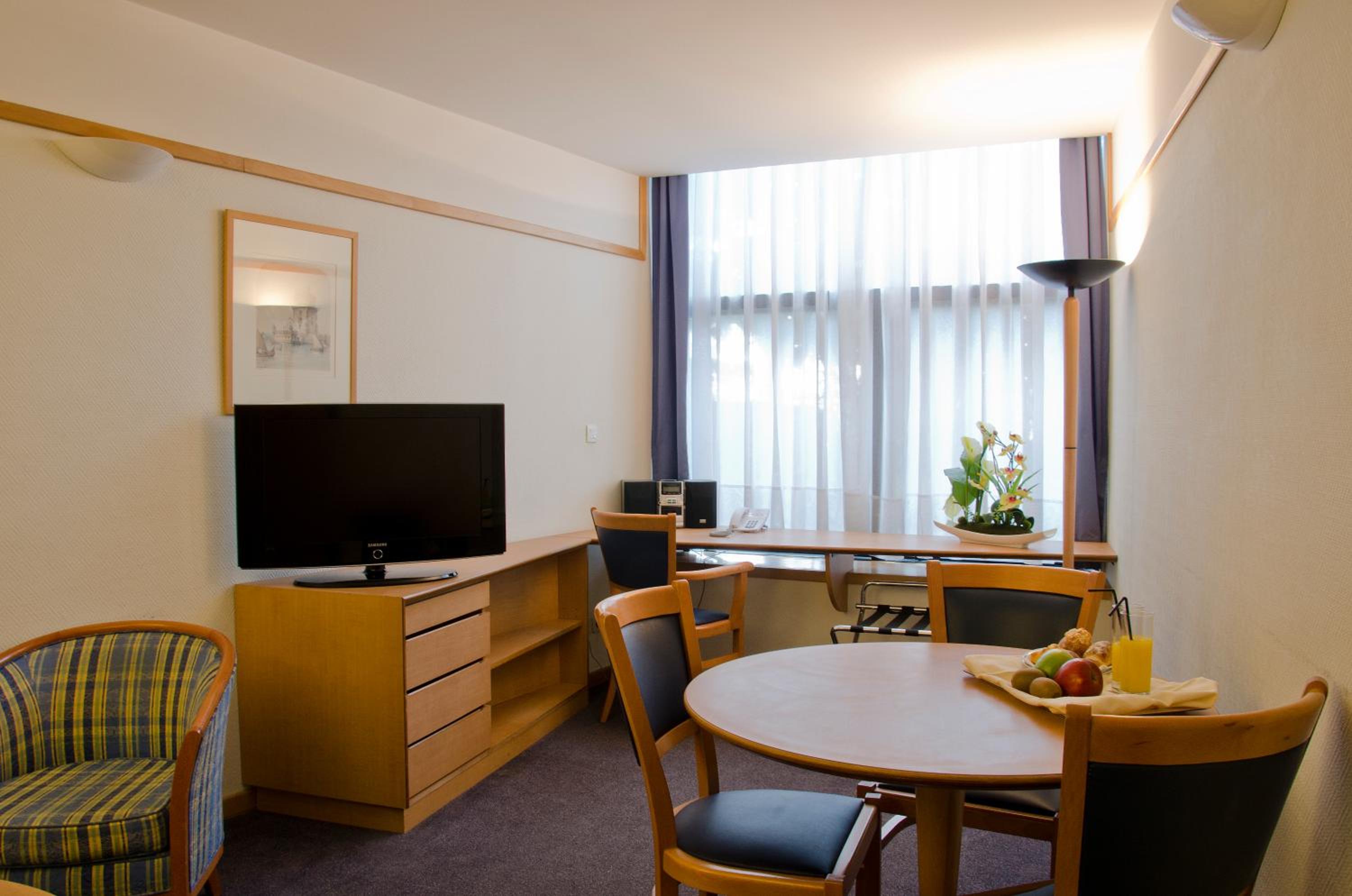 Apartment (4 Adults) - Photo 10