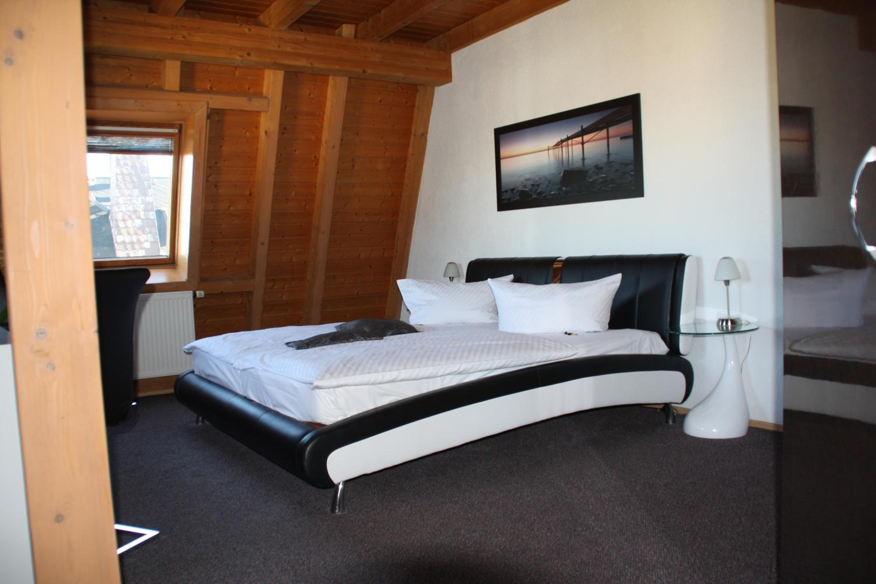 Double Room with Private Bathroom - Photo 1
