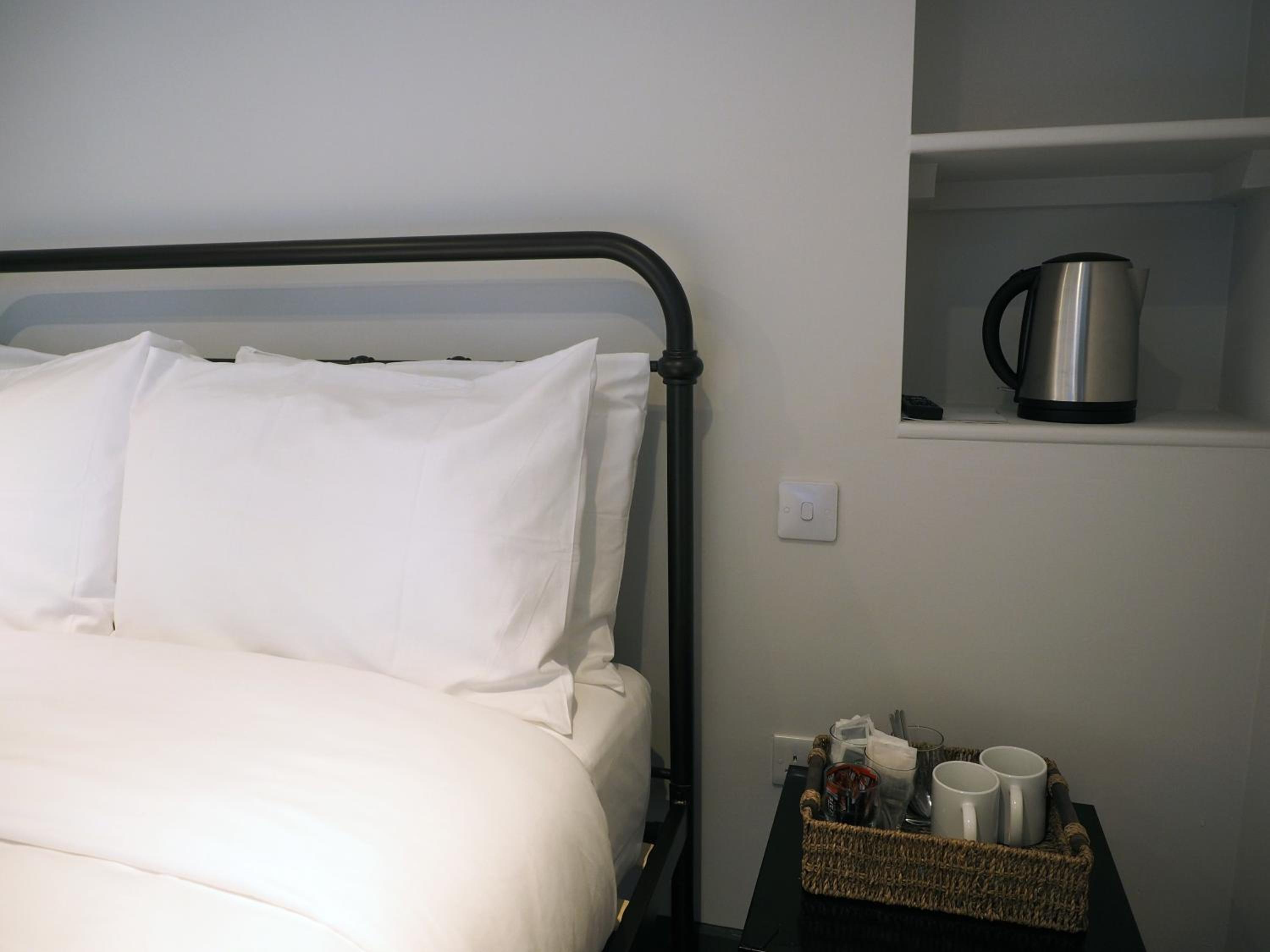 Single Room with Private Bathroom photo 1