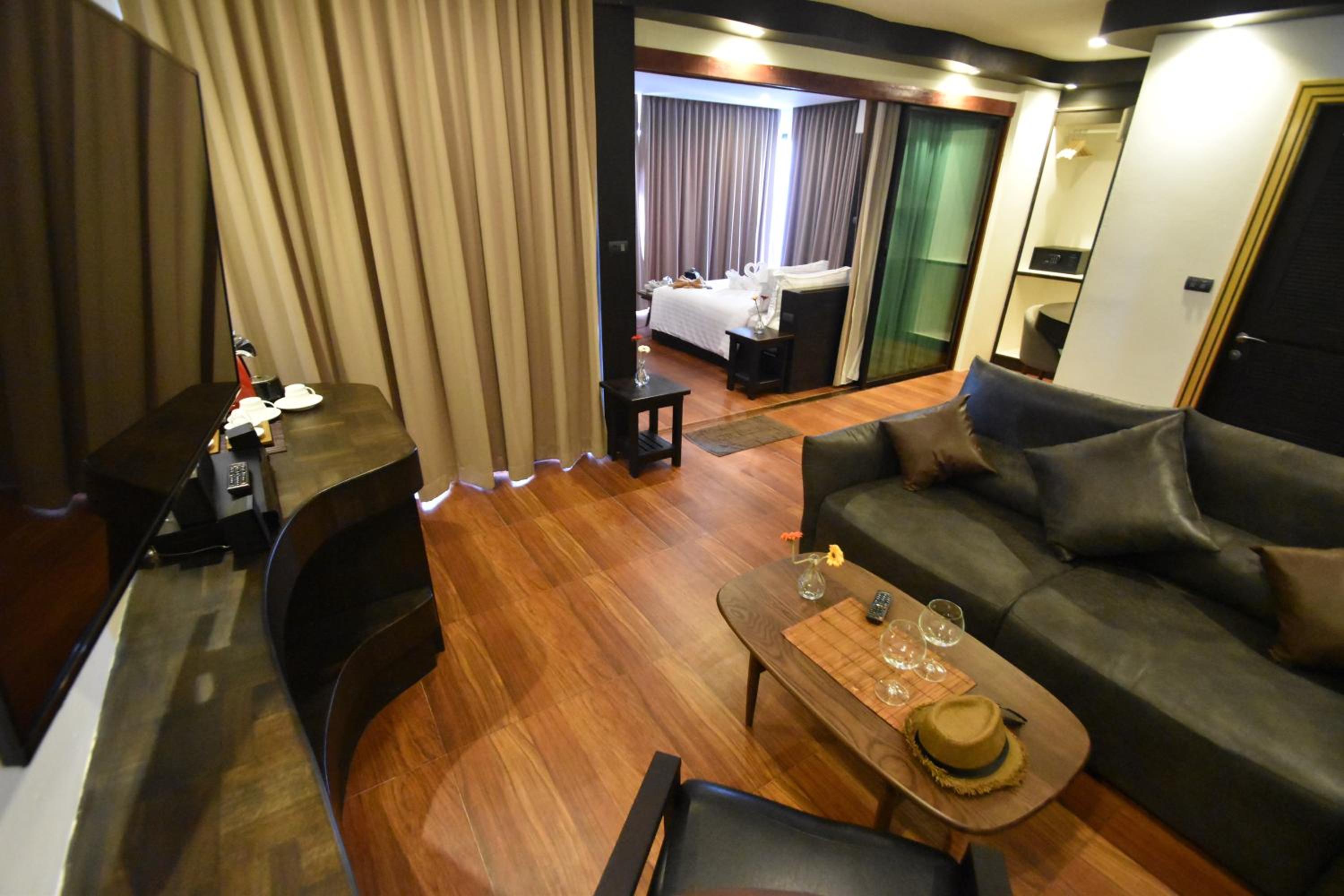 Double Room with Sea View - Photo 9