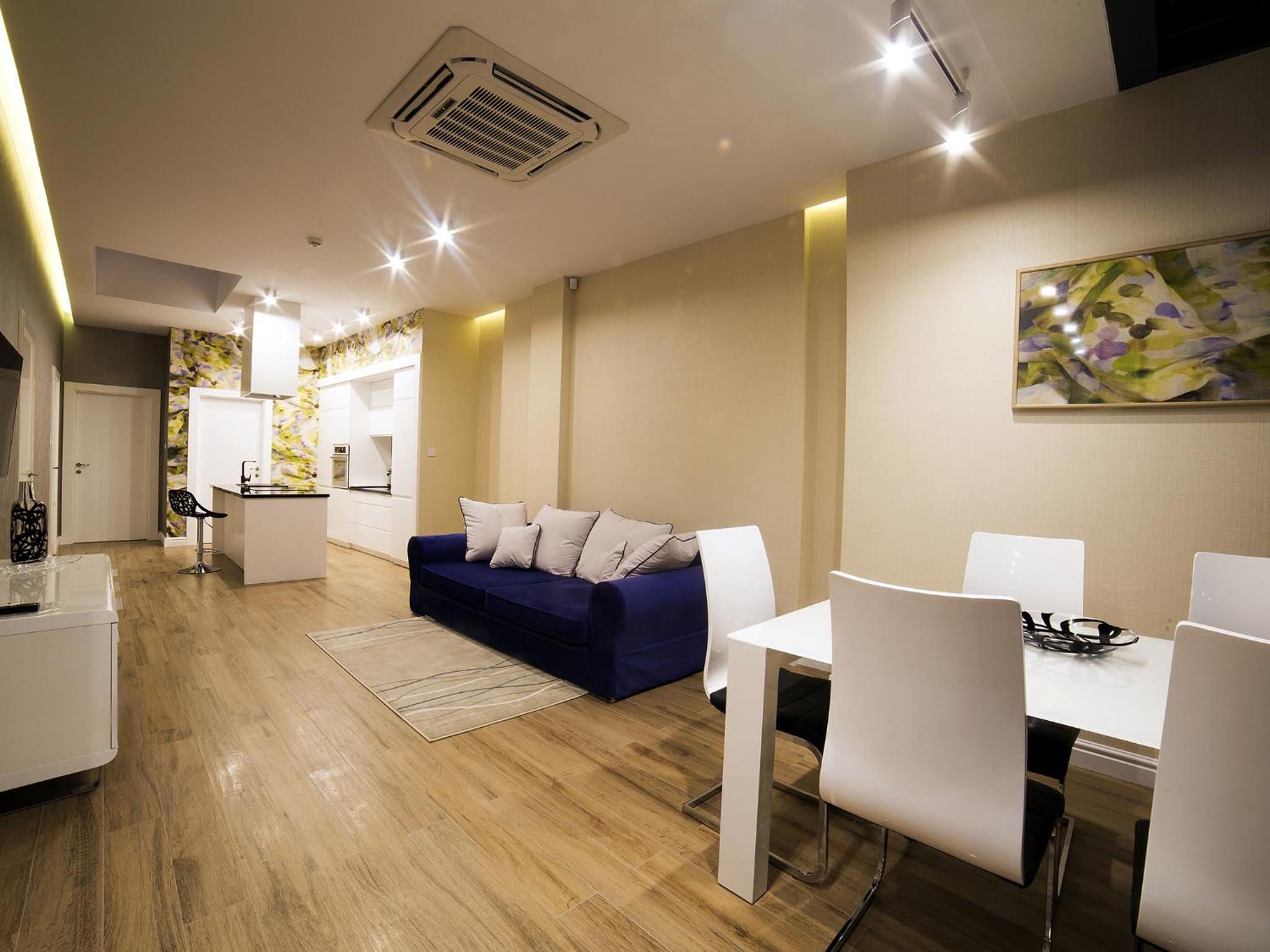 Penthouse Apartment - Photo 18