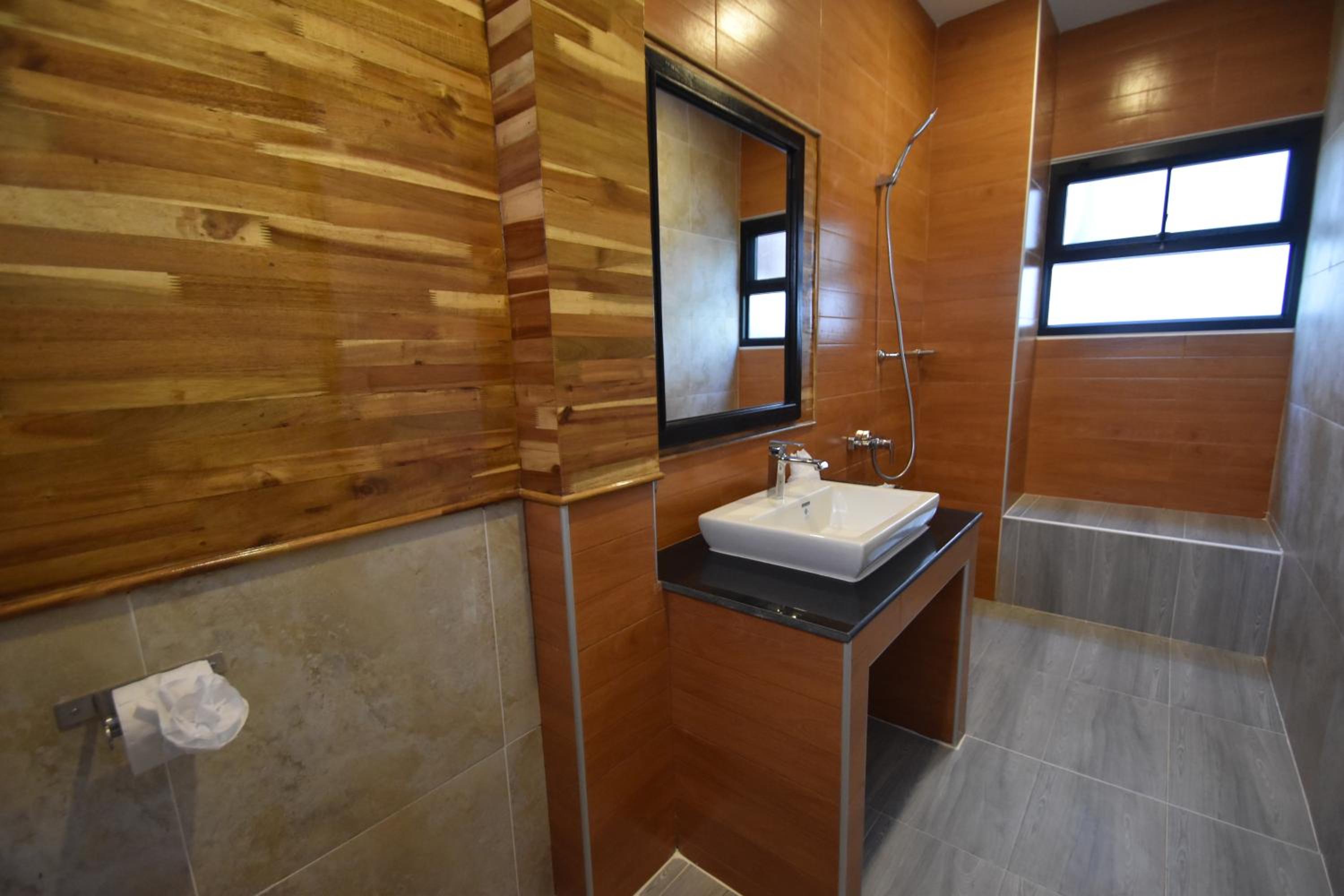 Superior Double or Twin Room with Pool View - Photo 7