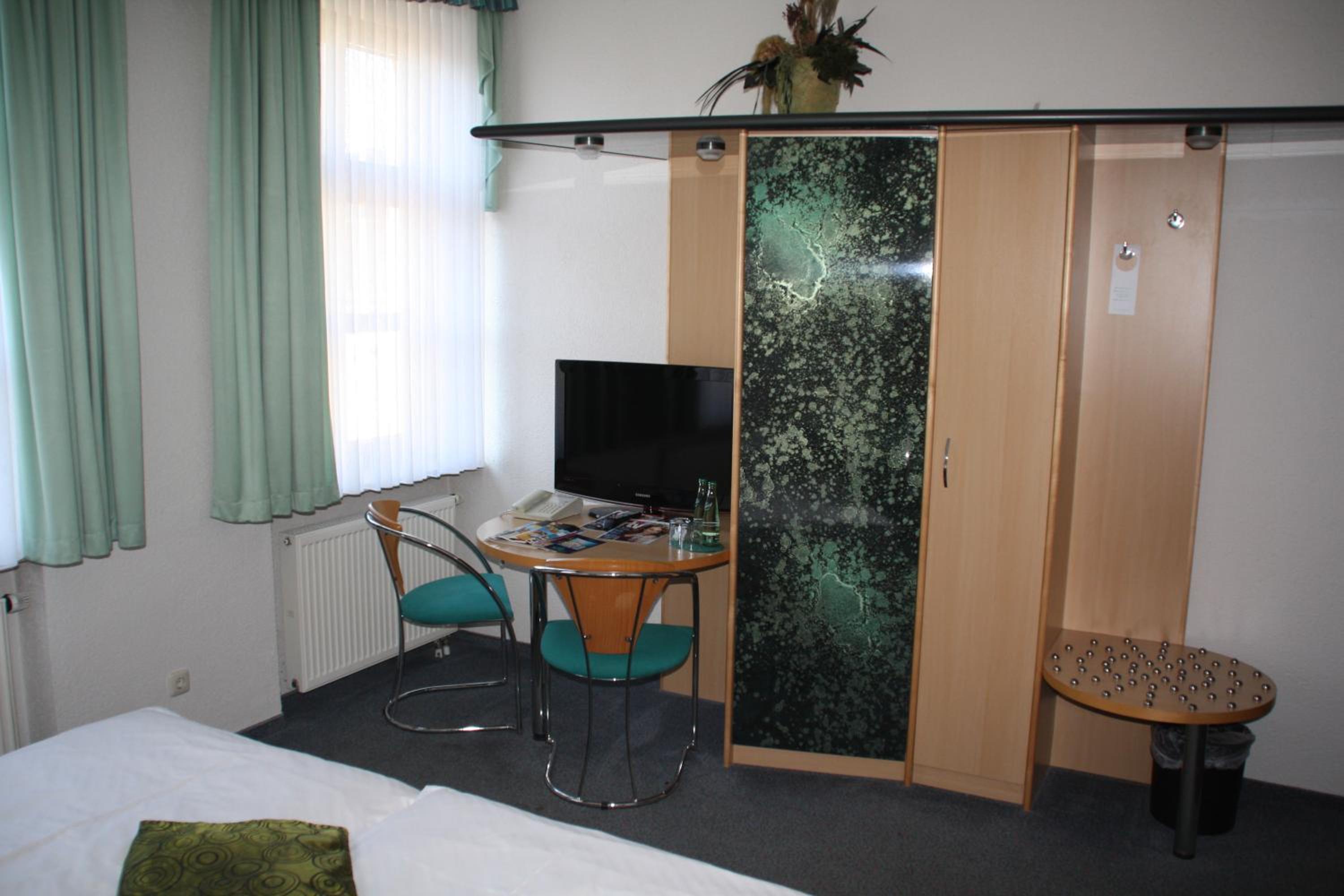 Double Room with Private Bathroom - Photo 5