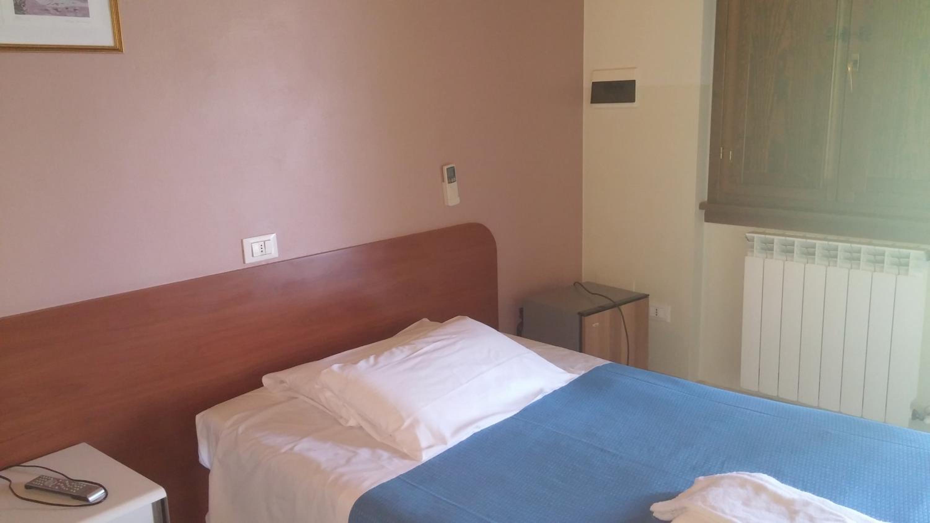 Standard Single Room with Shower photo 1