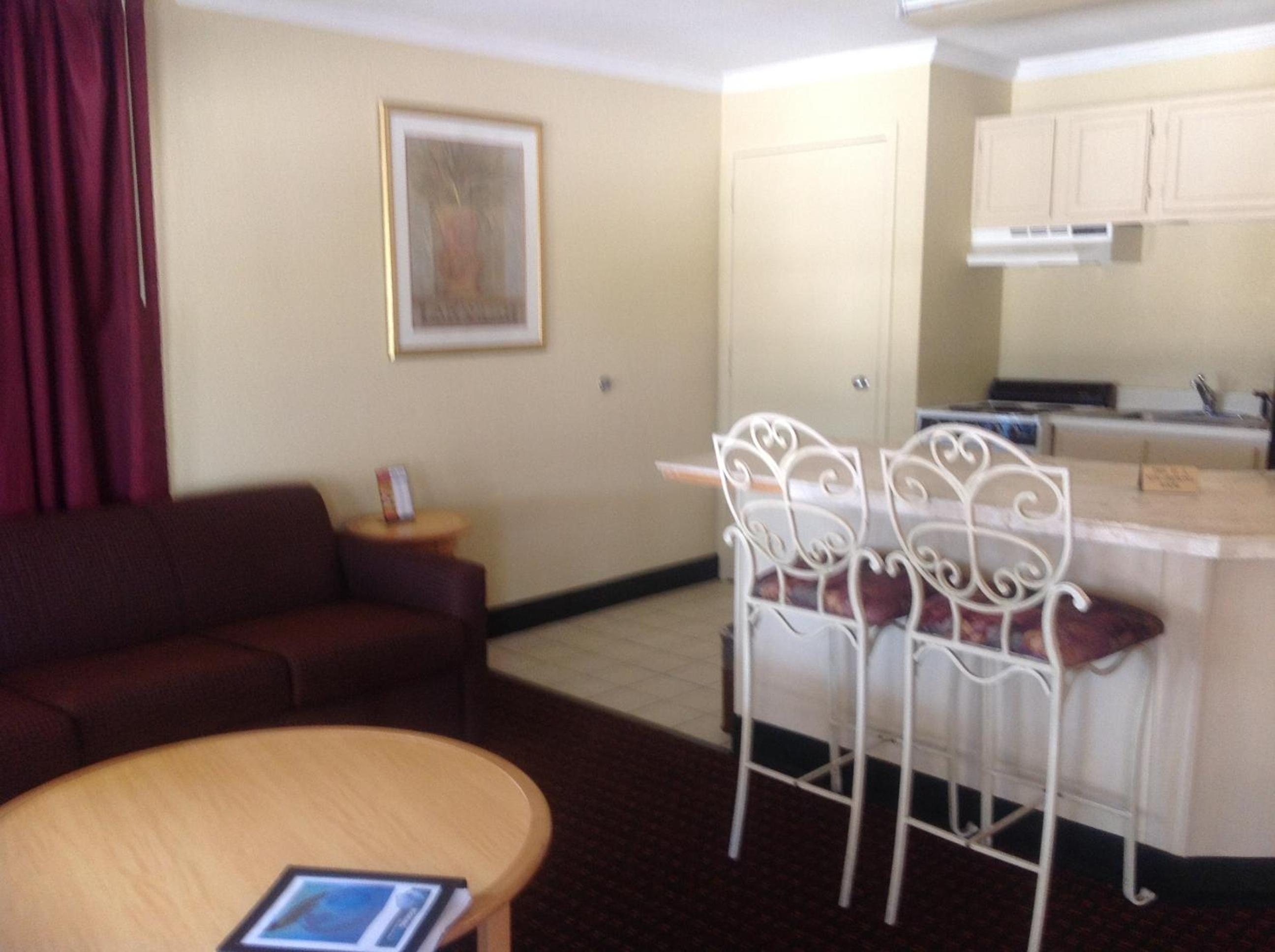1 King Bed, Studio Suite, Efficiency Room, Non-Smoking photo 1