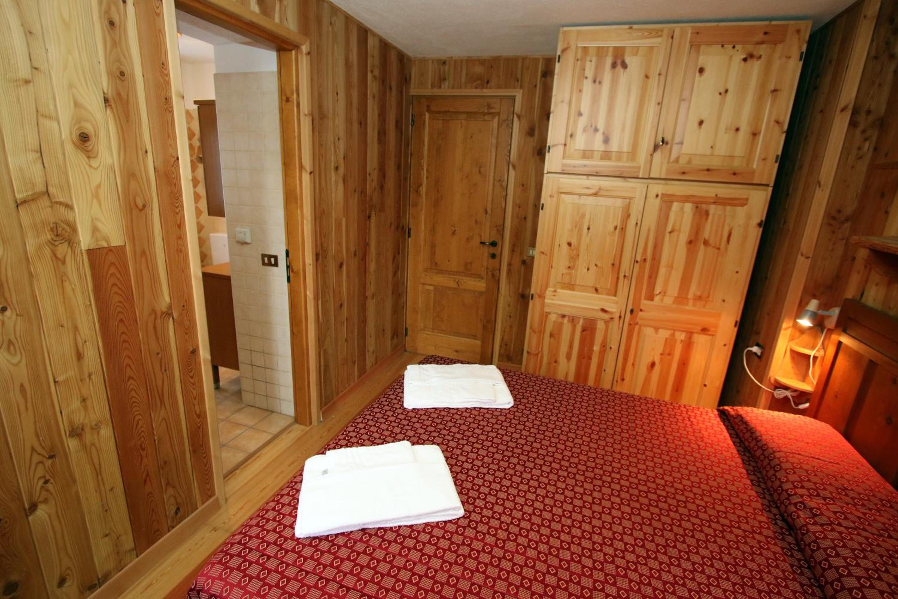 Two-Bedroom Villa - Photo 6