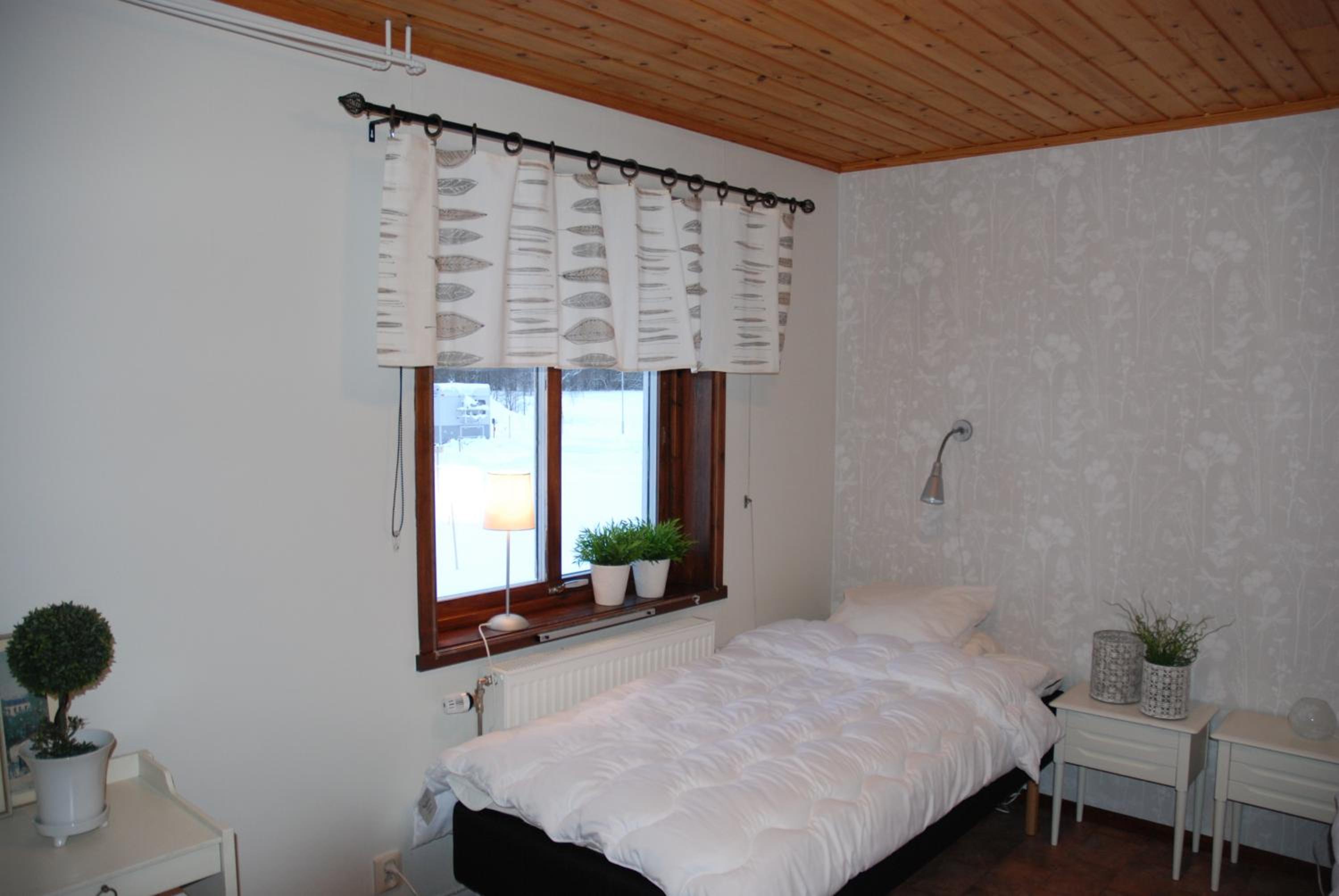 Twin Room with Shared Bathroom photo 2
