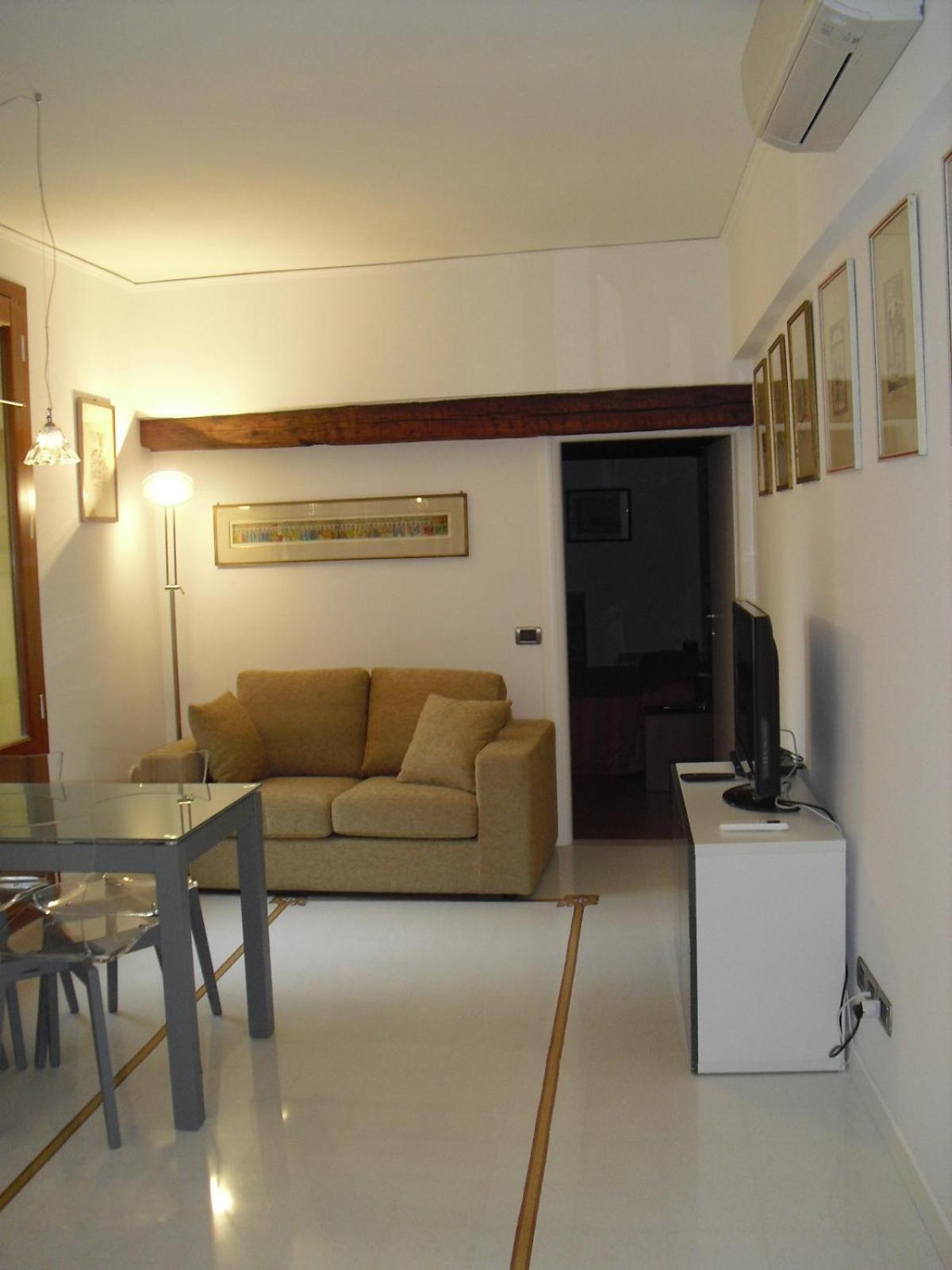 One-Bedroom Apartment photo 3