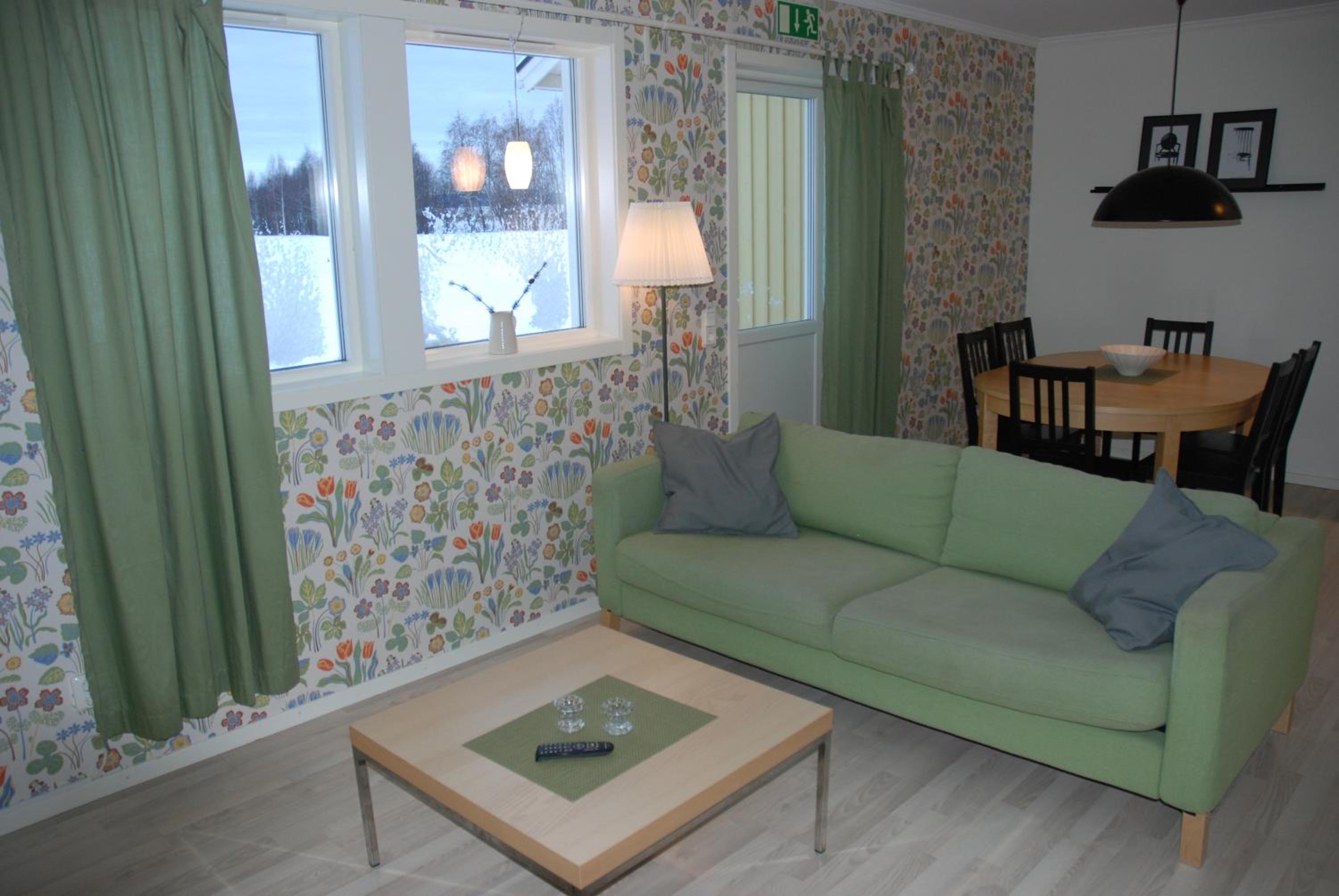 Three-Bedroom Cottage photo 2