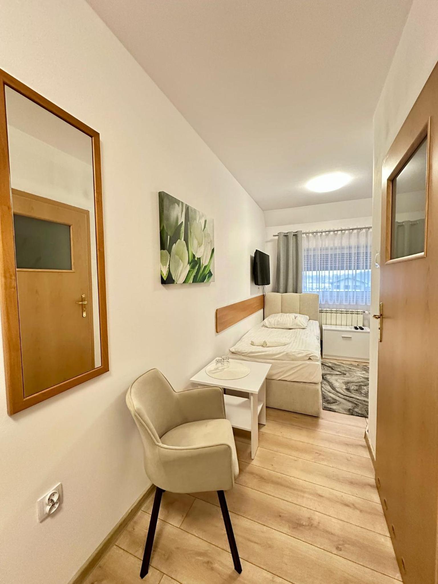 Double or Twin Room with Shower