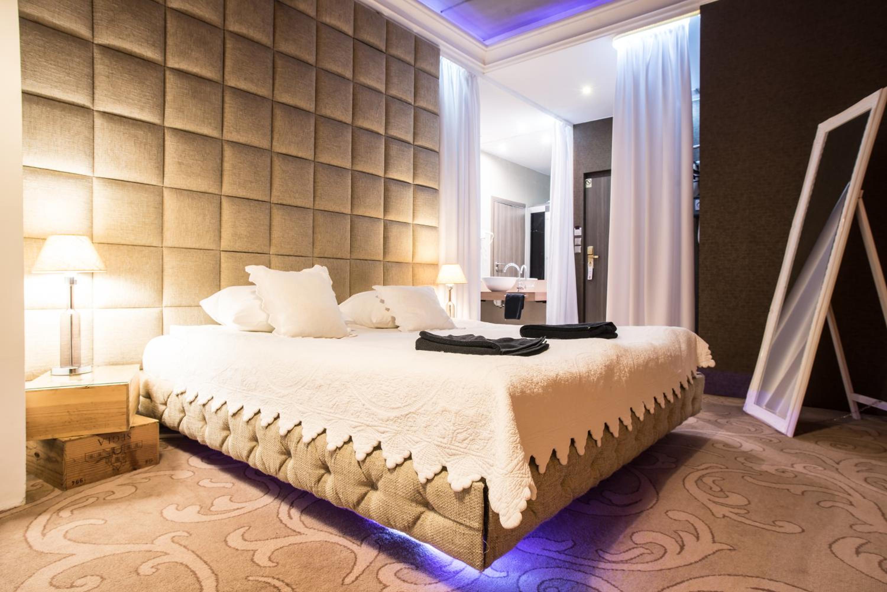 Double Room - Photo 13