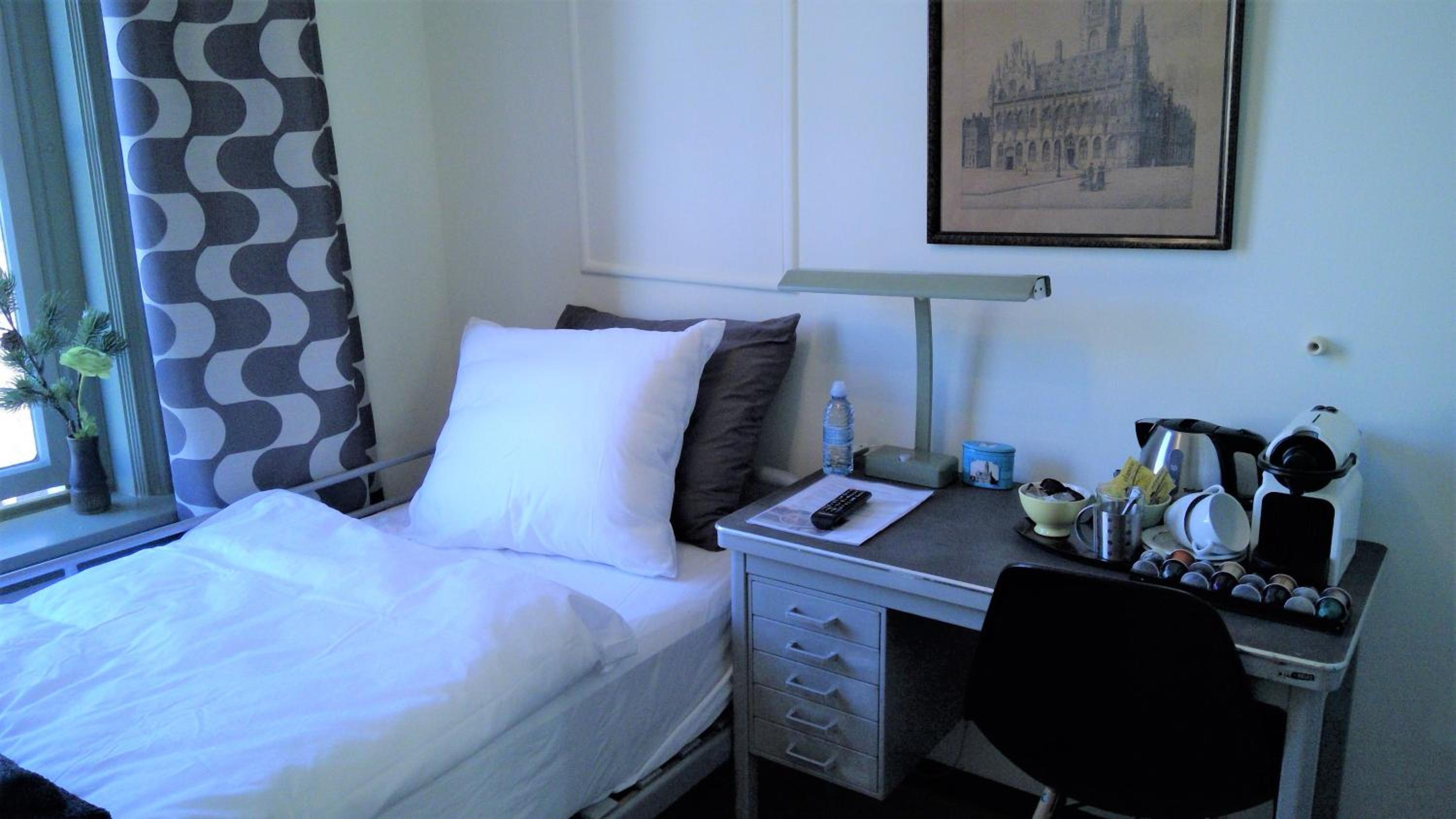 Single Room photo 2