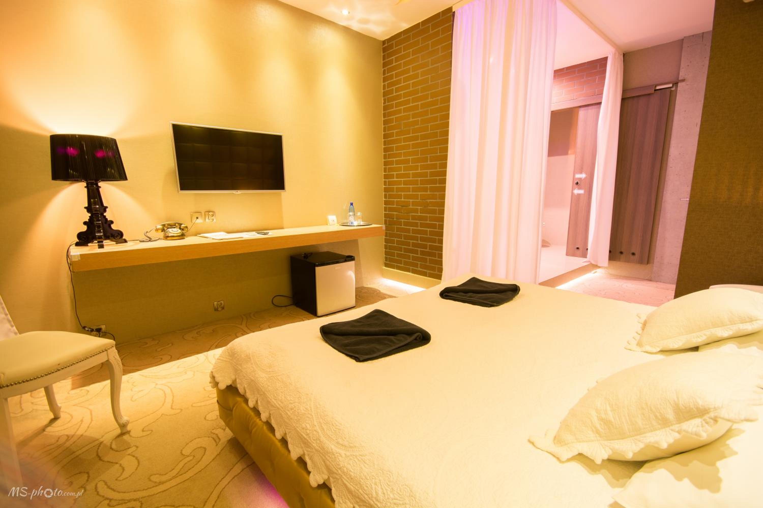 Double Room - Photo 4