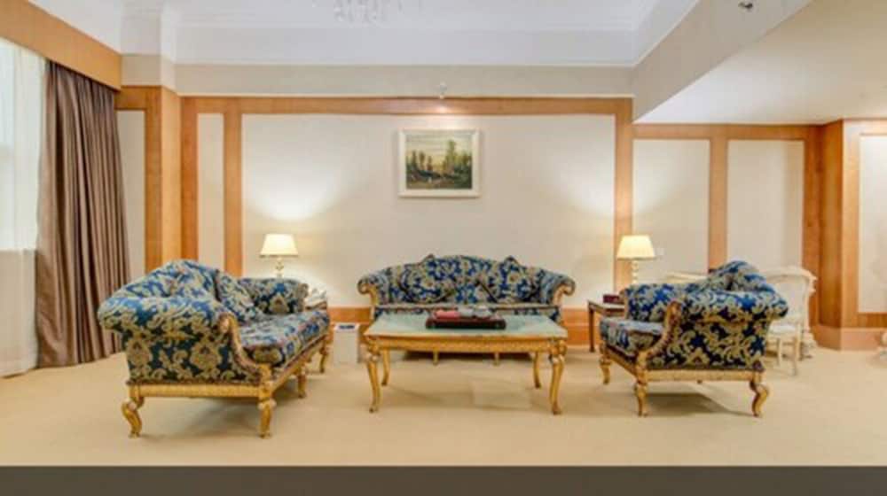 Suite (Ministerial) photo 2