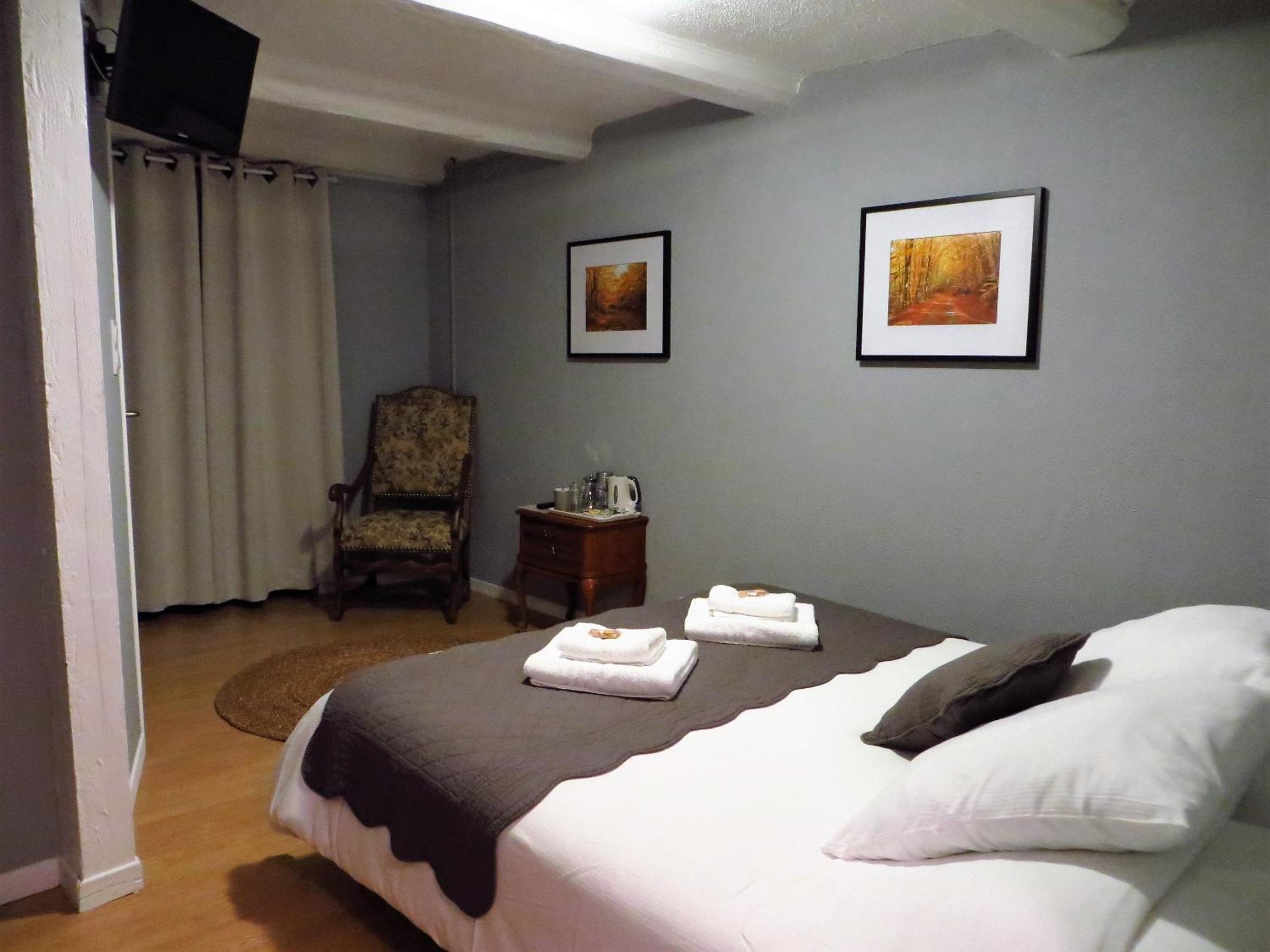 Double or Twin Room with Bathroom