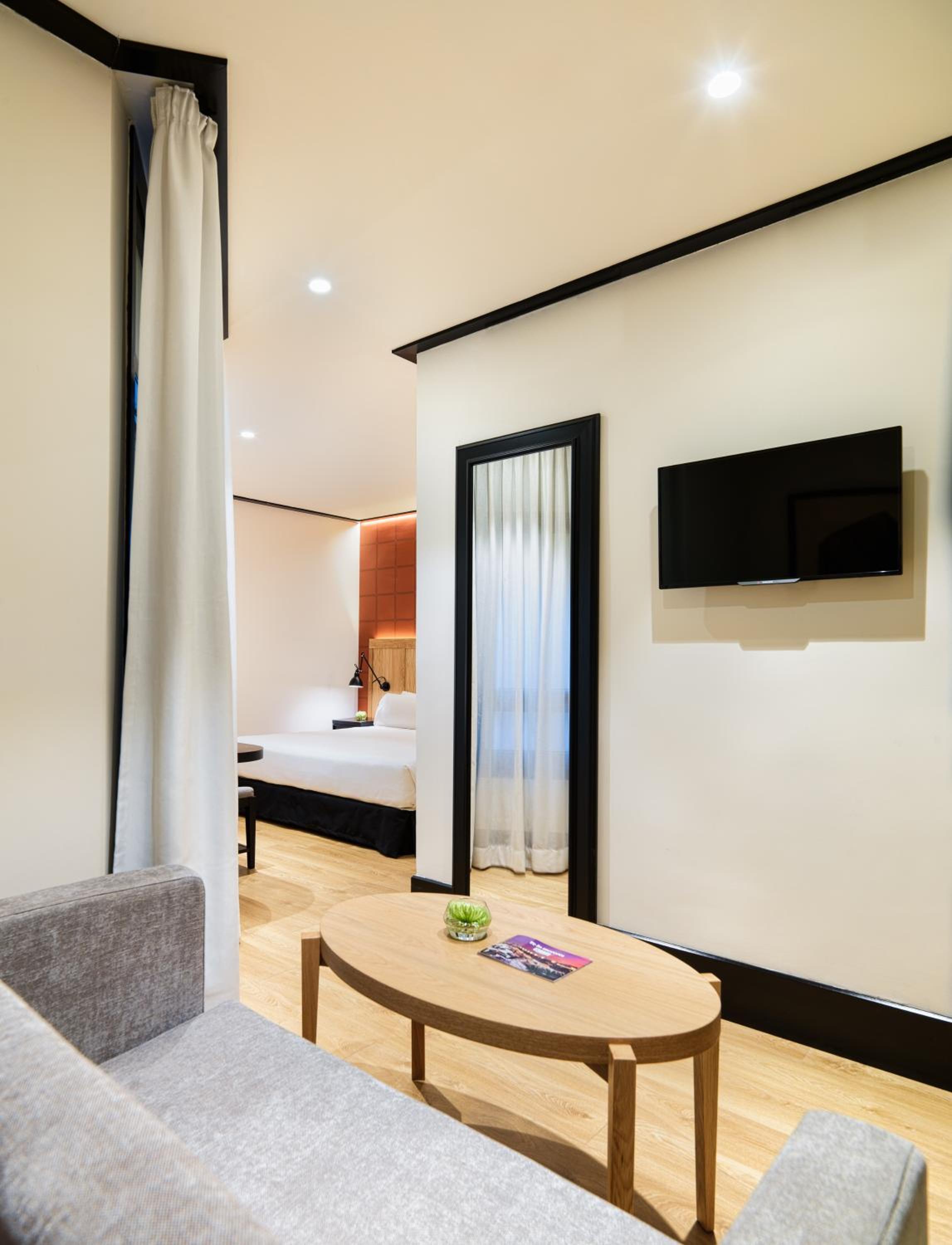 Deluxe Room (2 Adults + 1 Child)