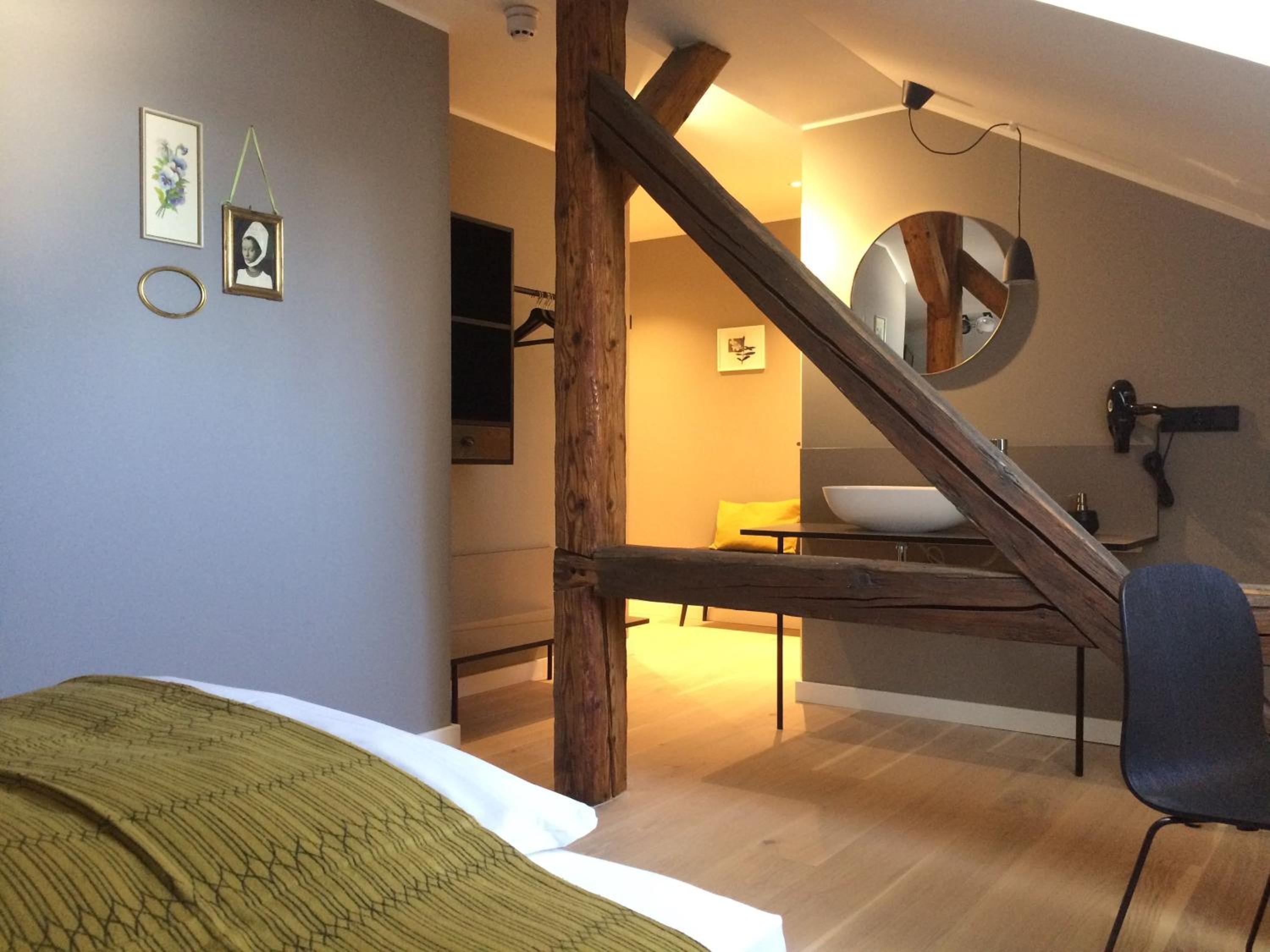 Large Single Room photo 3