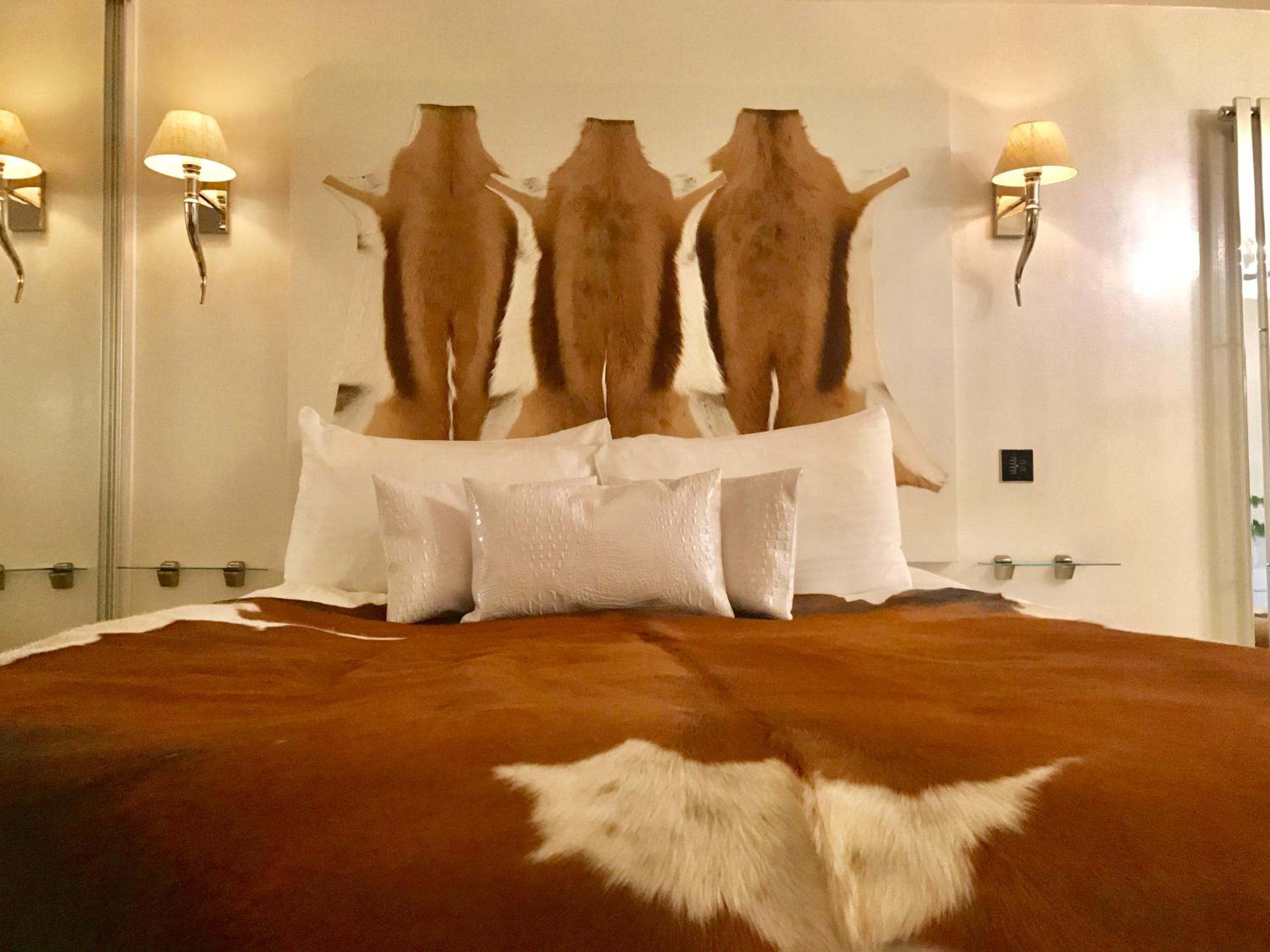 Deluxe Suite with Spa Bath - Photo 1