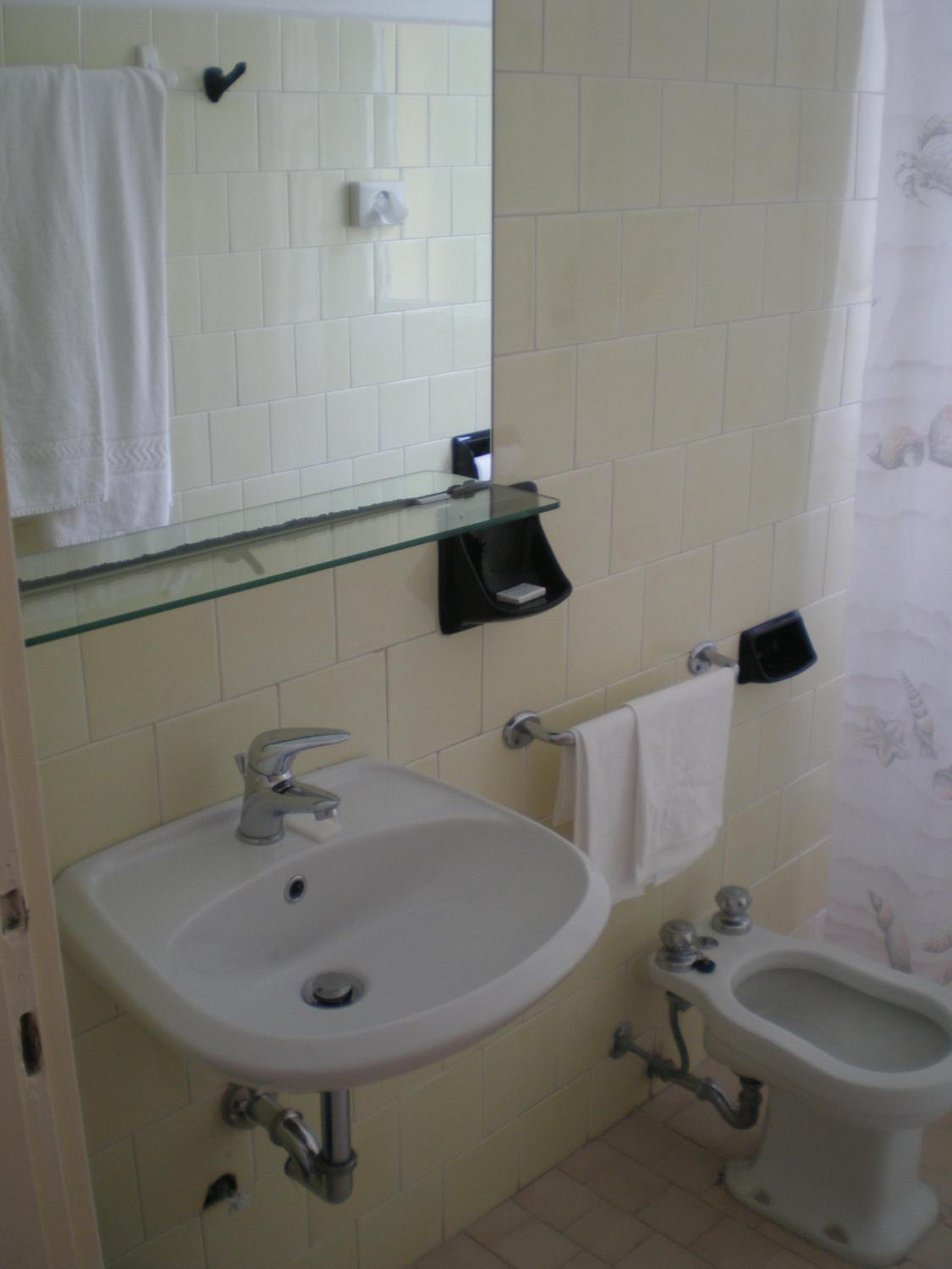 Economy Double Room - Photo 3