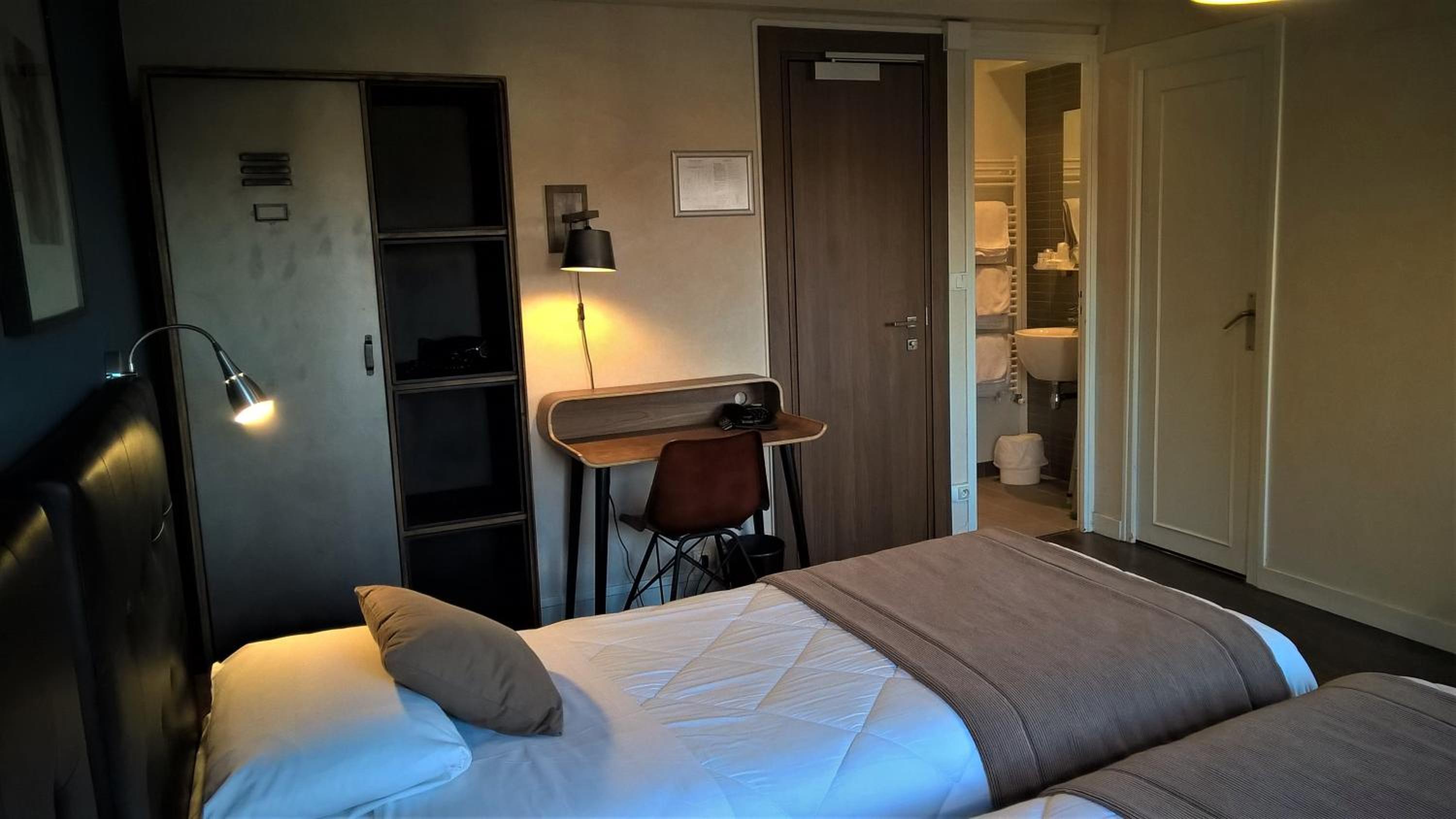 Comfort Room - Photo 2