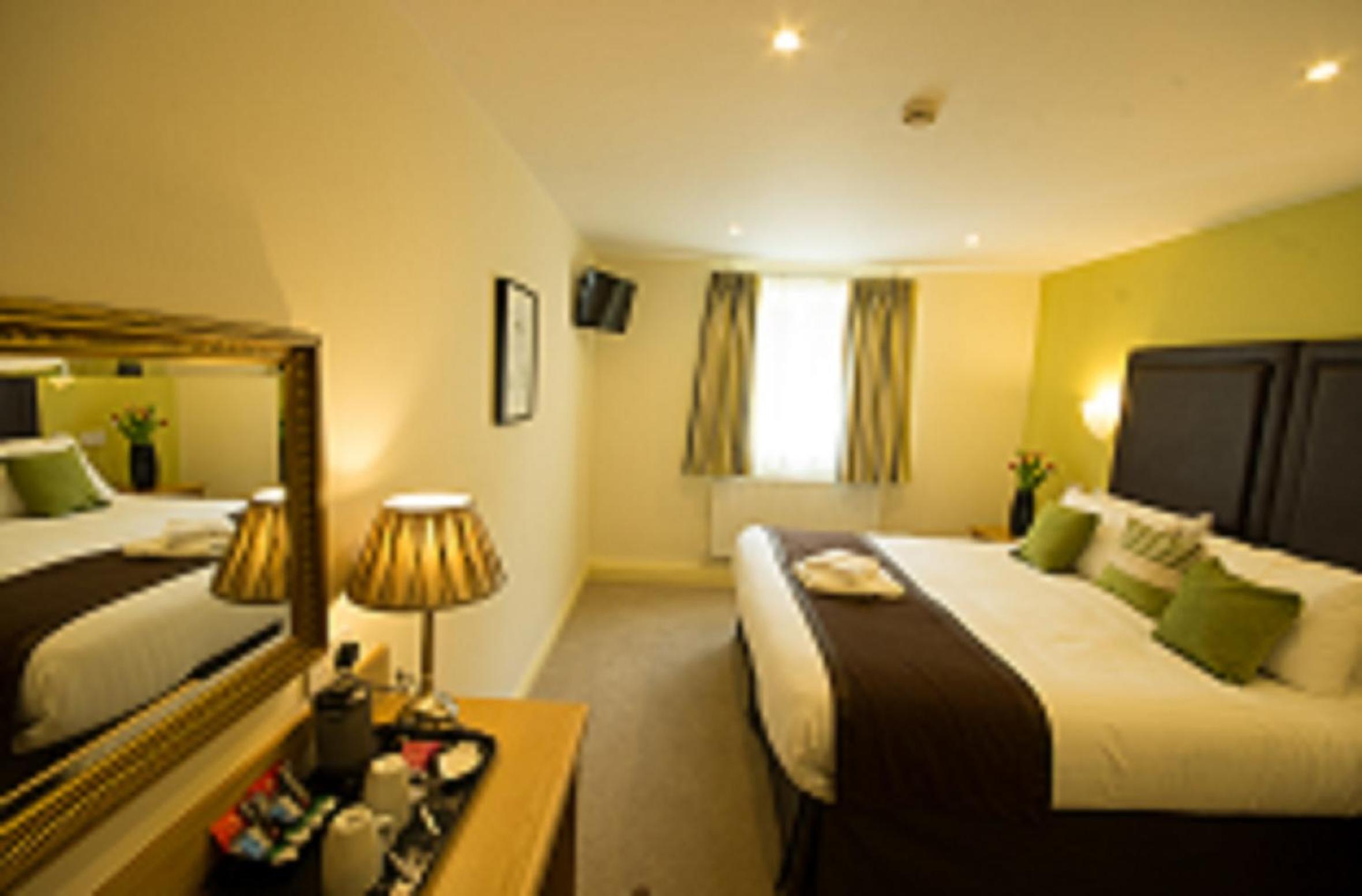 Standard Twin Room