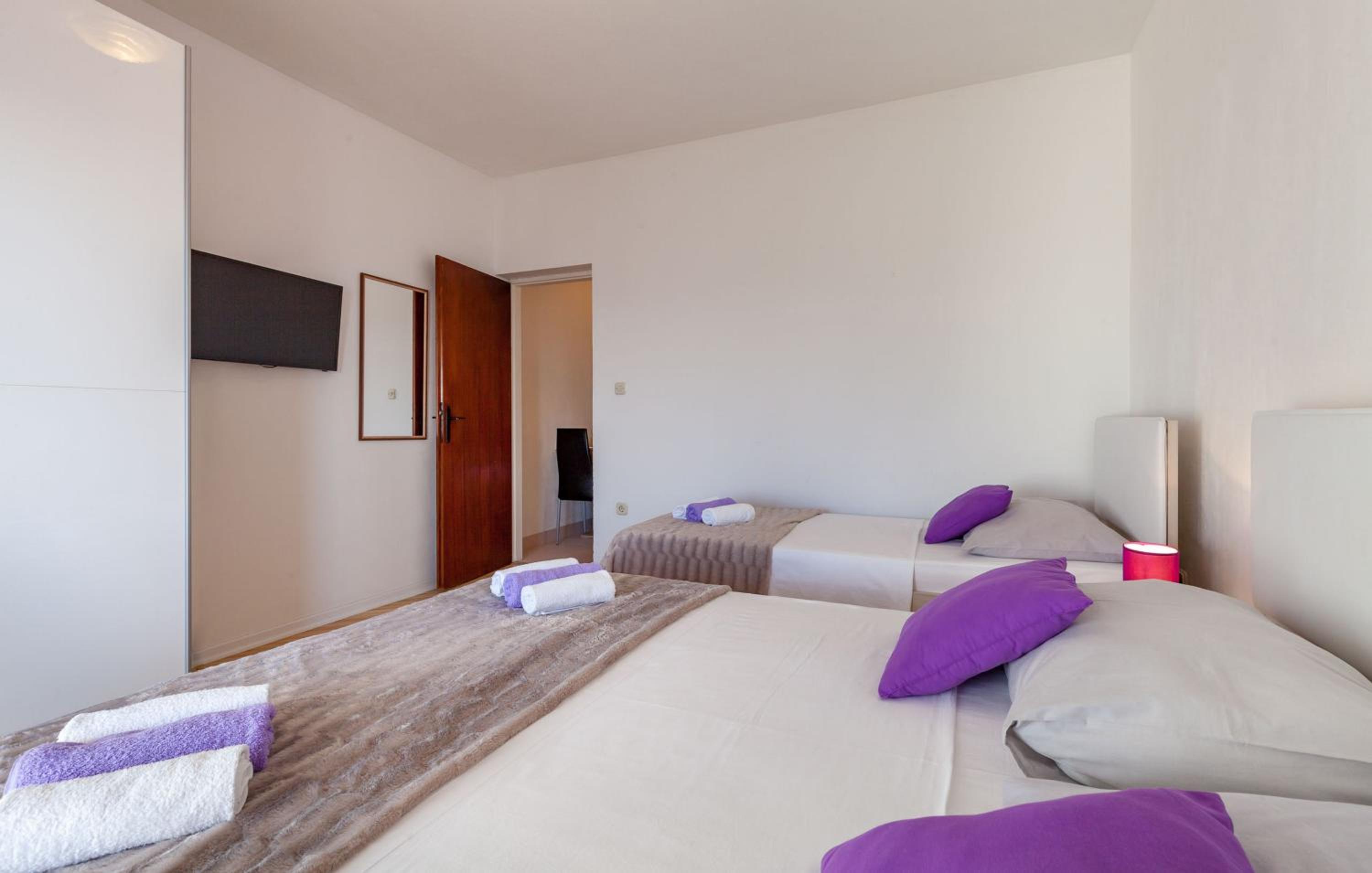 One Bedroom Apartment with Balcony and Sea View photo 1