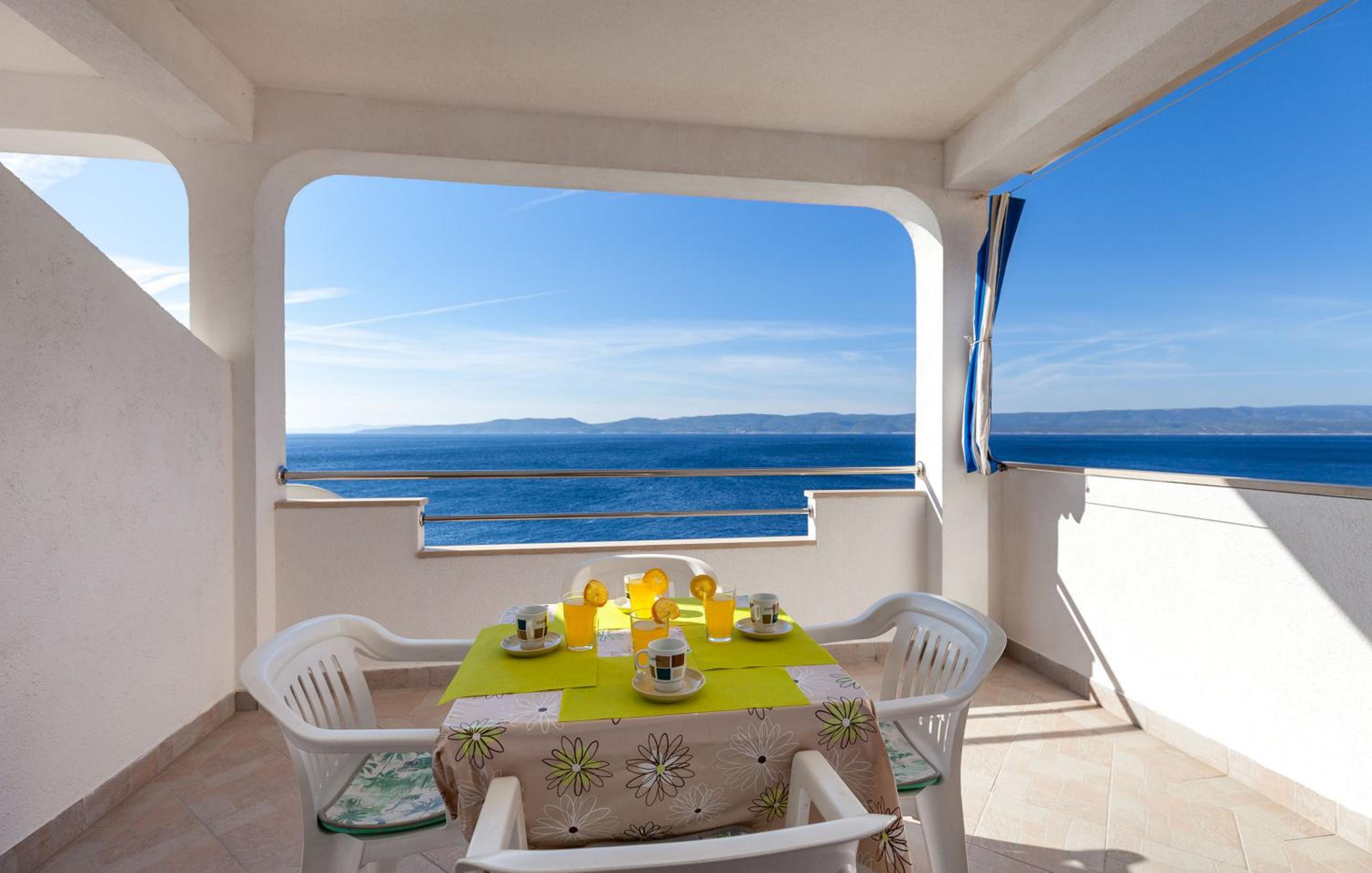 Standard One-Bedroom Apartment with Balcony and Sea View photo 2