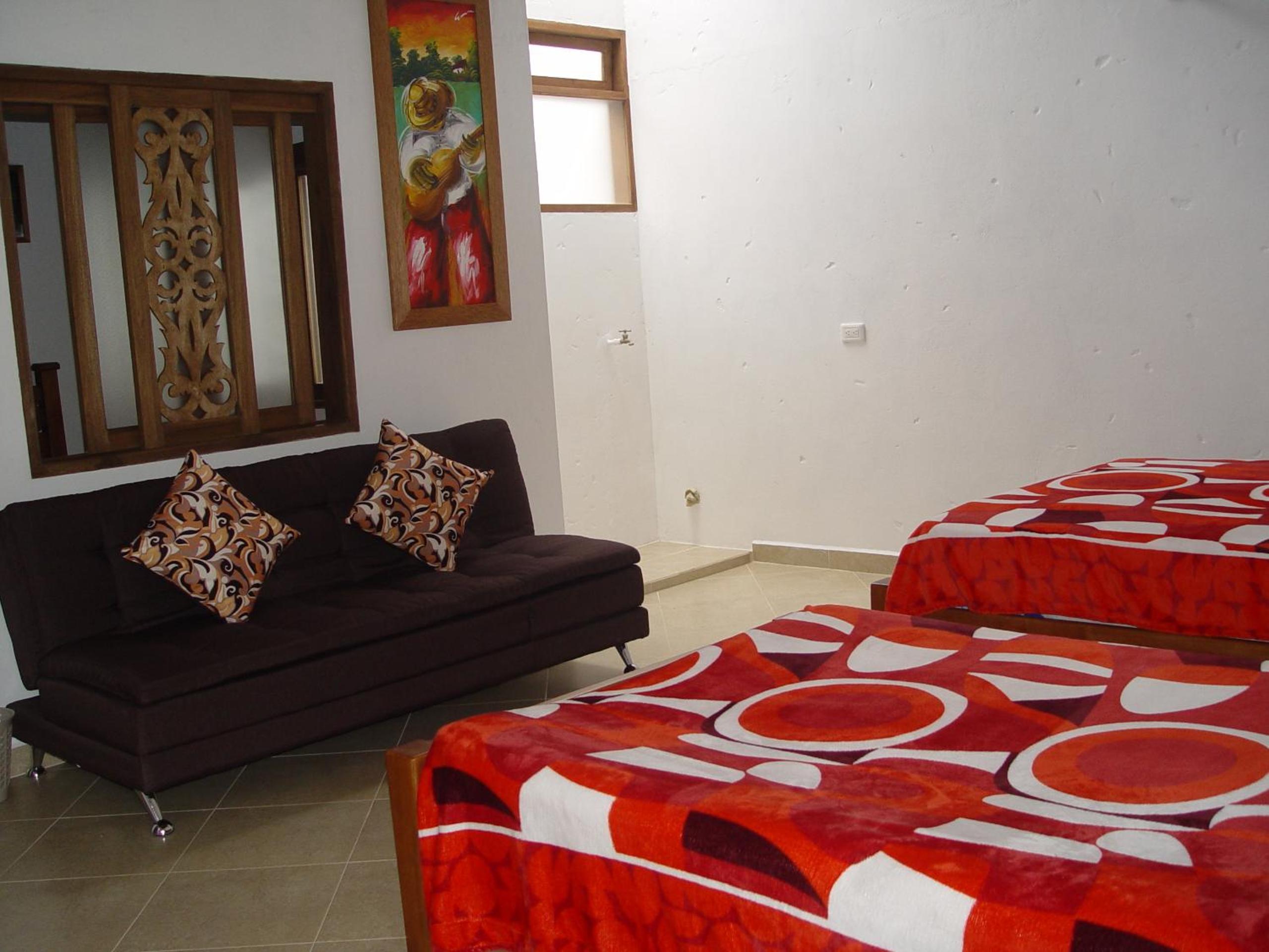 Twin Room With Private Bathroom photo 2