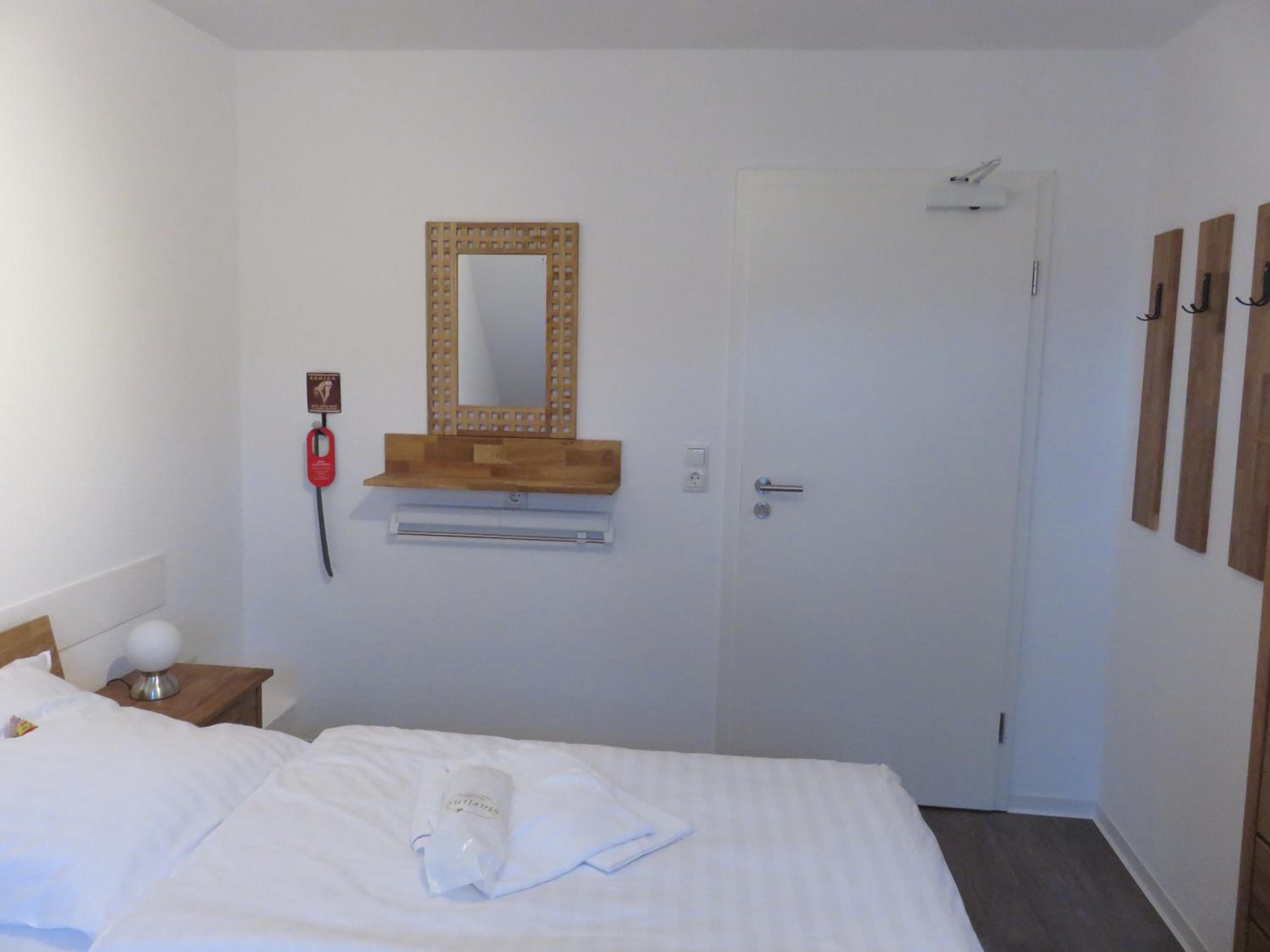 Standard Double or Twin Room - Photo 2