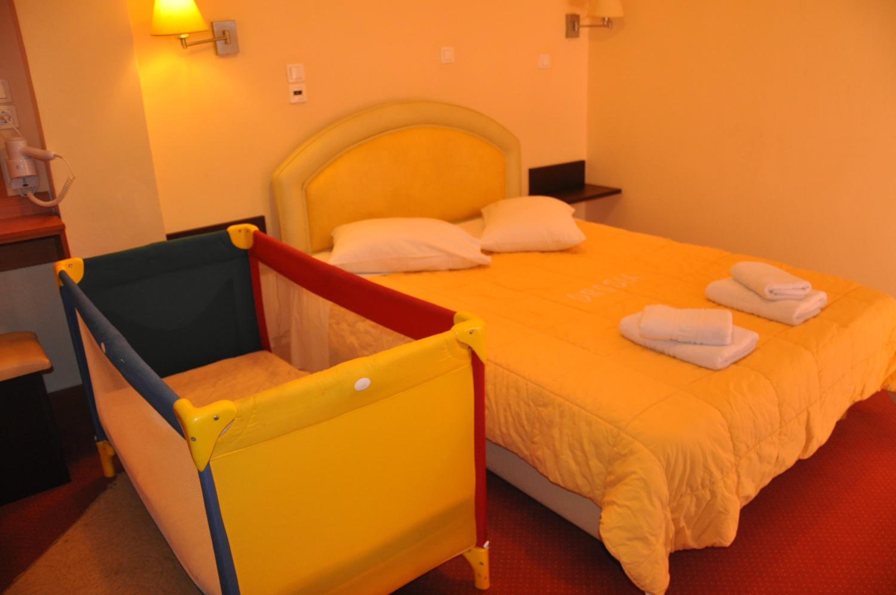 Double or Twin Room - Photo 13