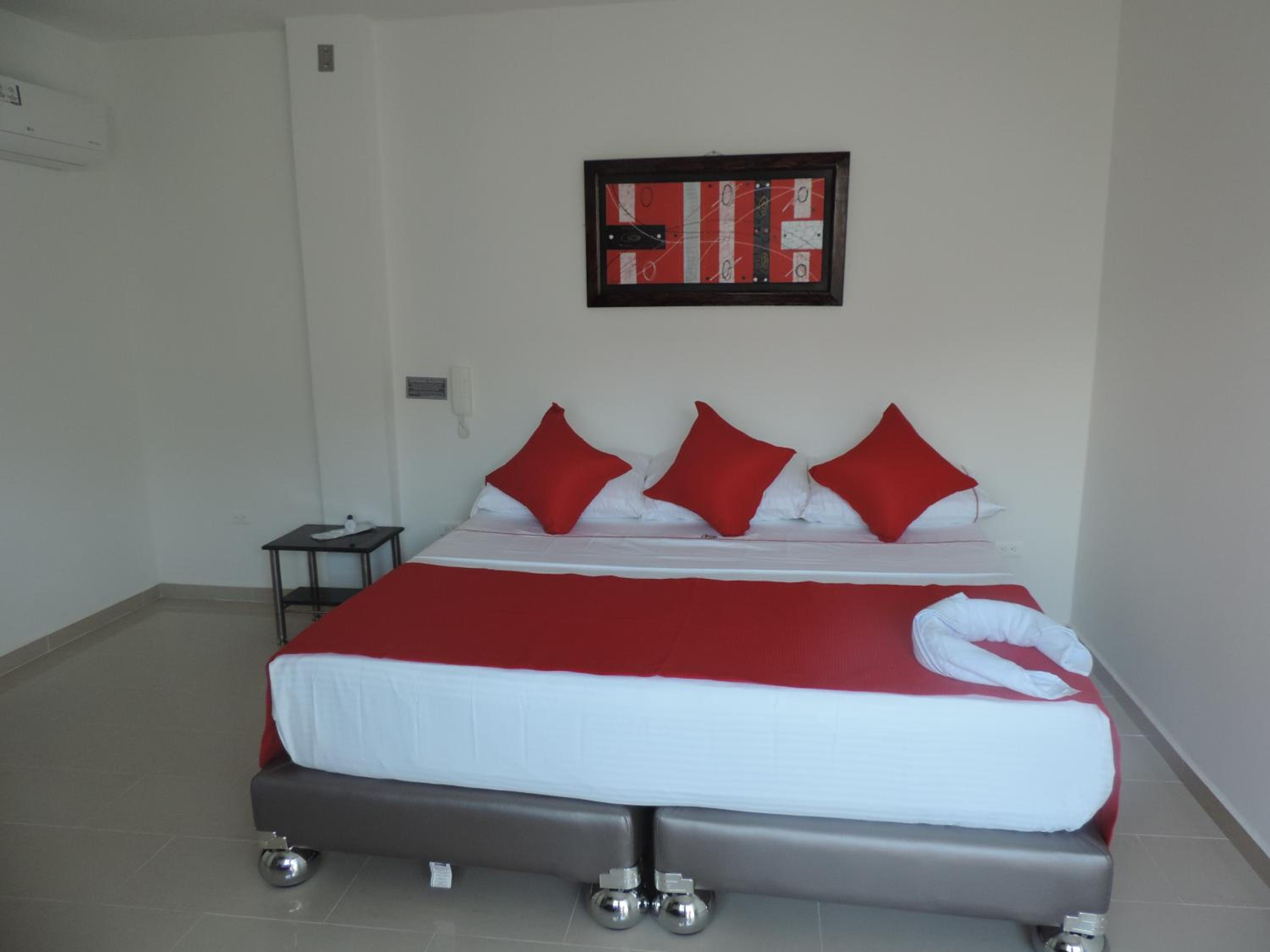 Deluxe King Suite photo 1