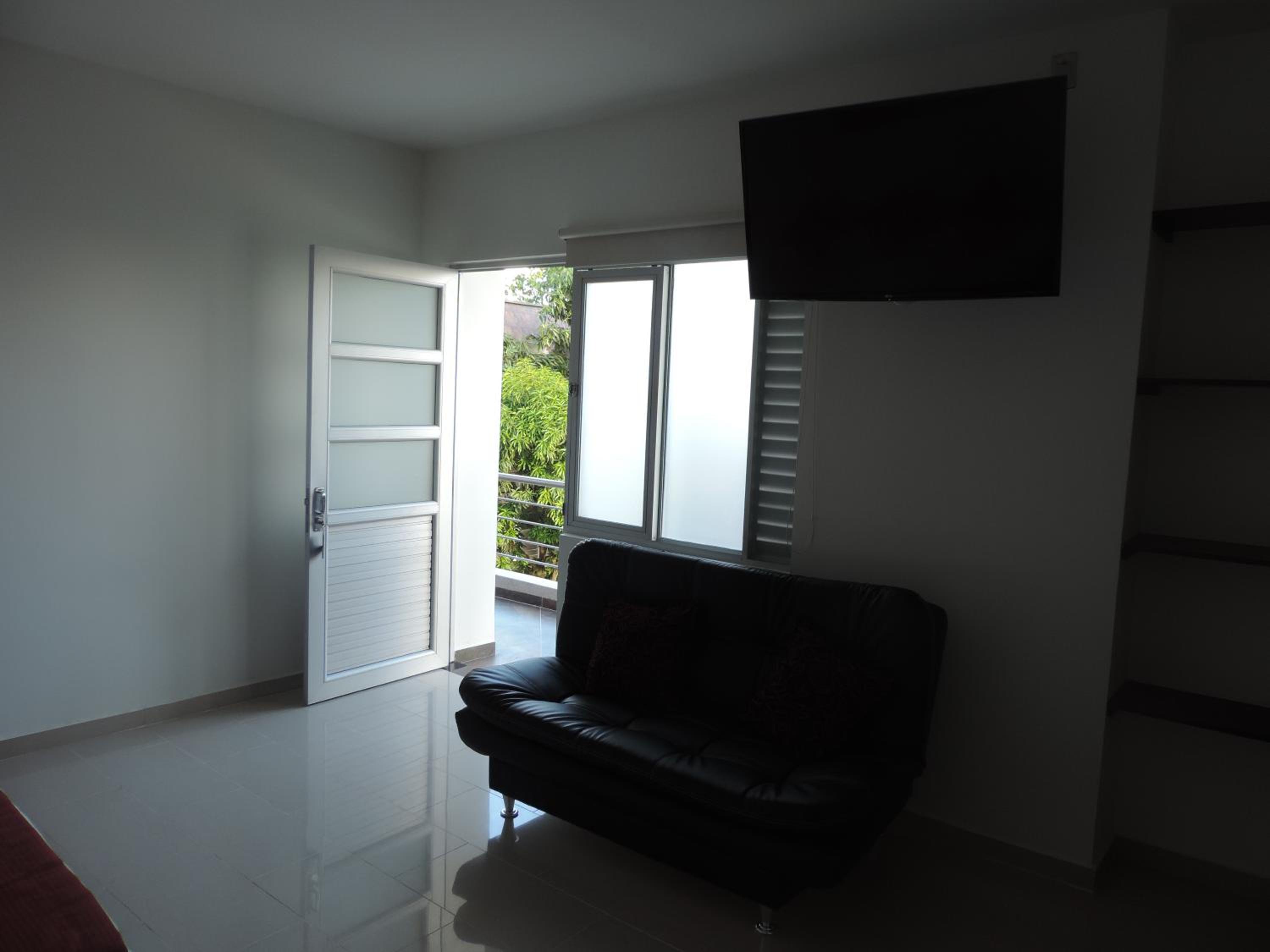 Deluxe King Suite photo 3