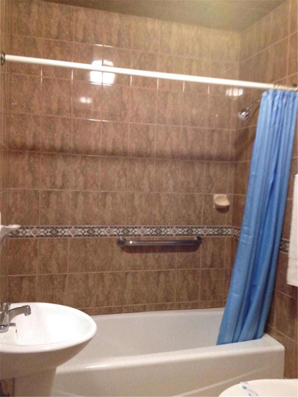 Standard King Room - Photo 8