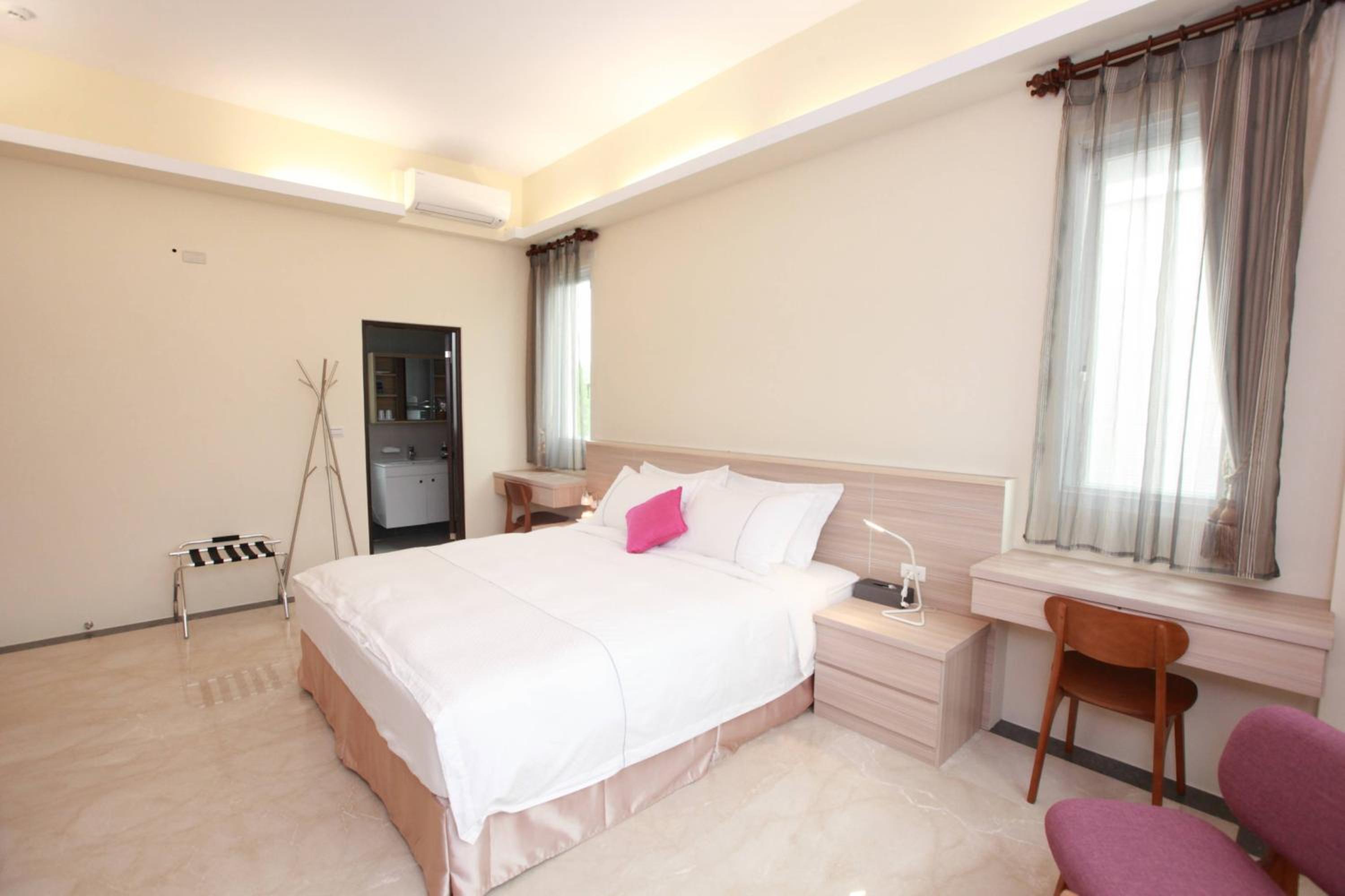 Standard Double Room photo 3