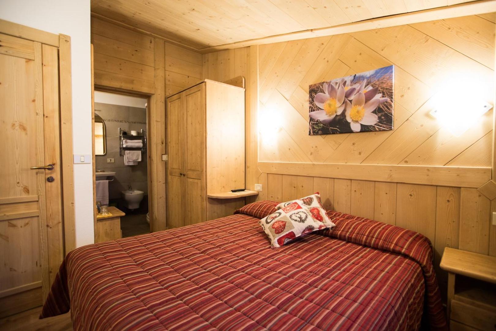 Classic Double or Twin Room - Photo 16