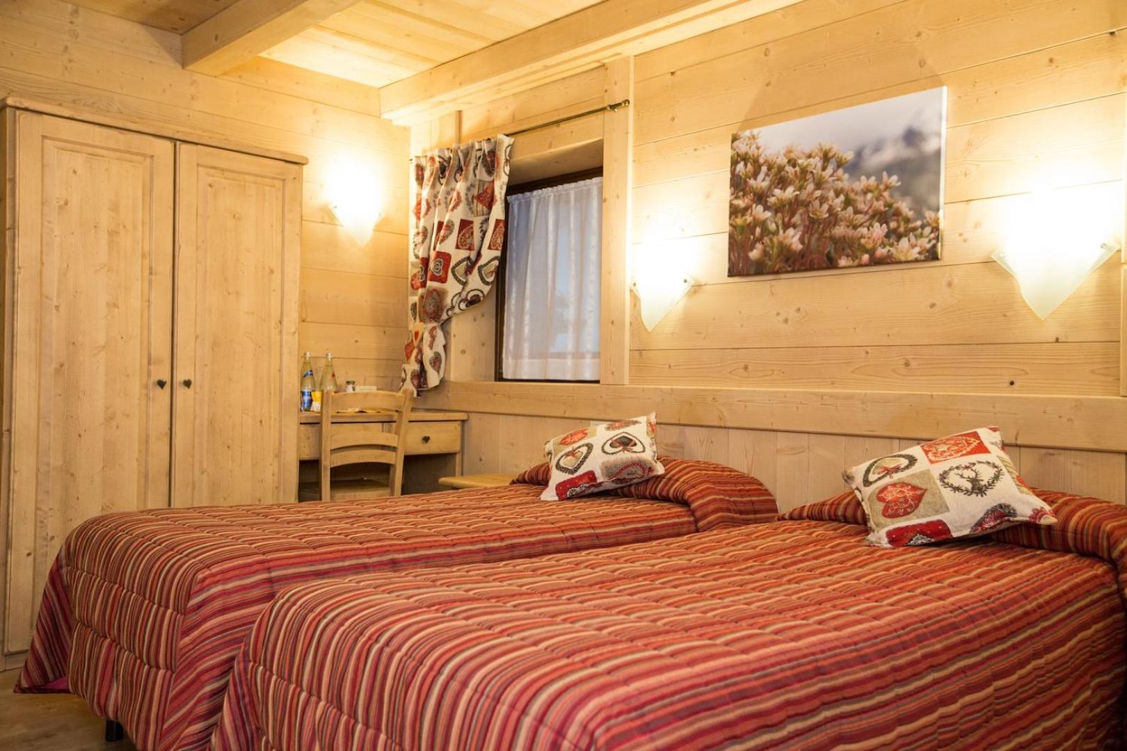 Classic Double or Twin Room - Photo 13