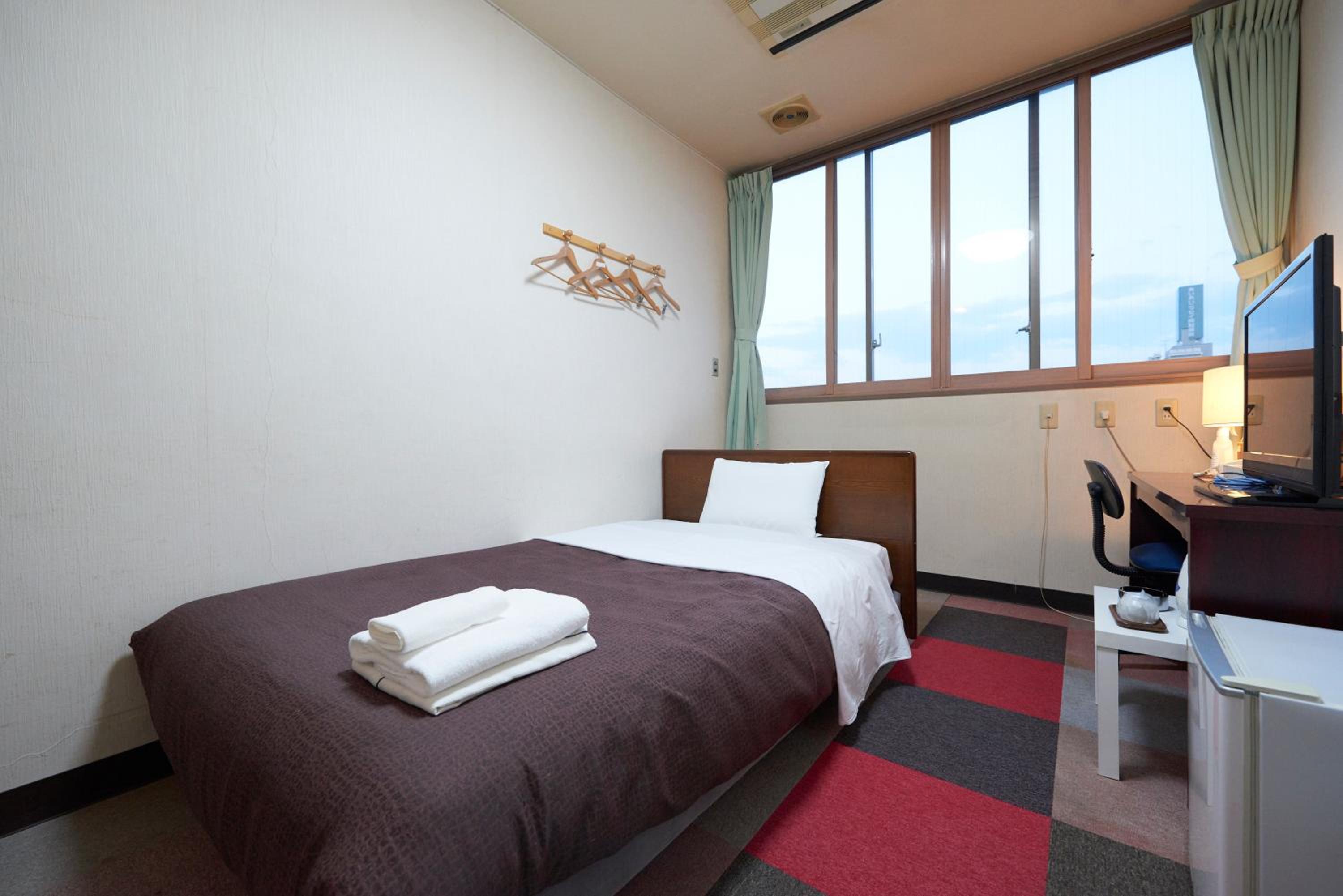 Double Room with Small Double Bed - Smoking photo 1