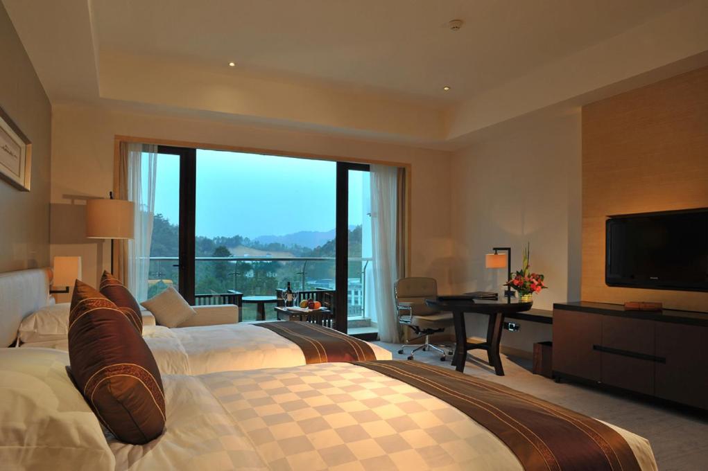 Deluxe Twin Room with Garden View photo 3