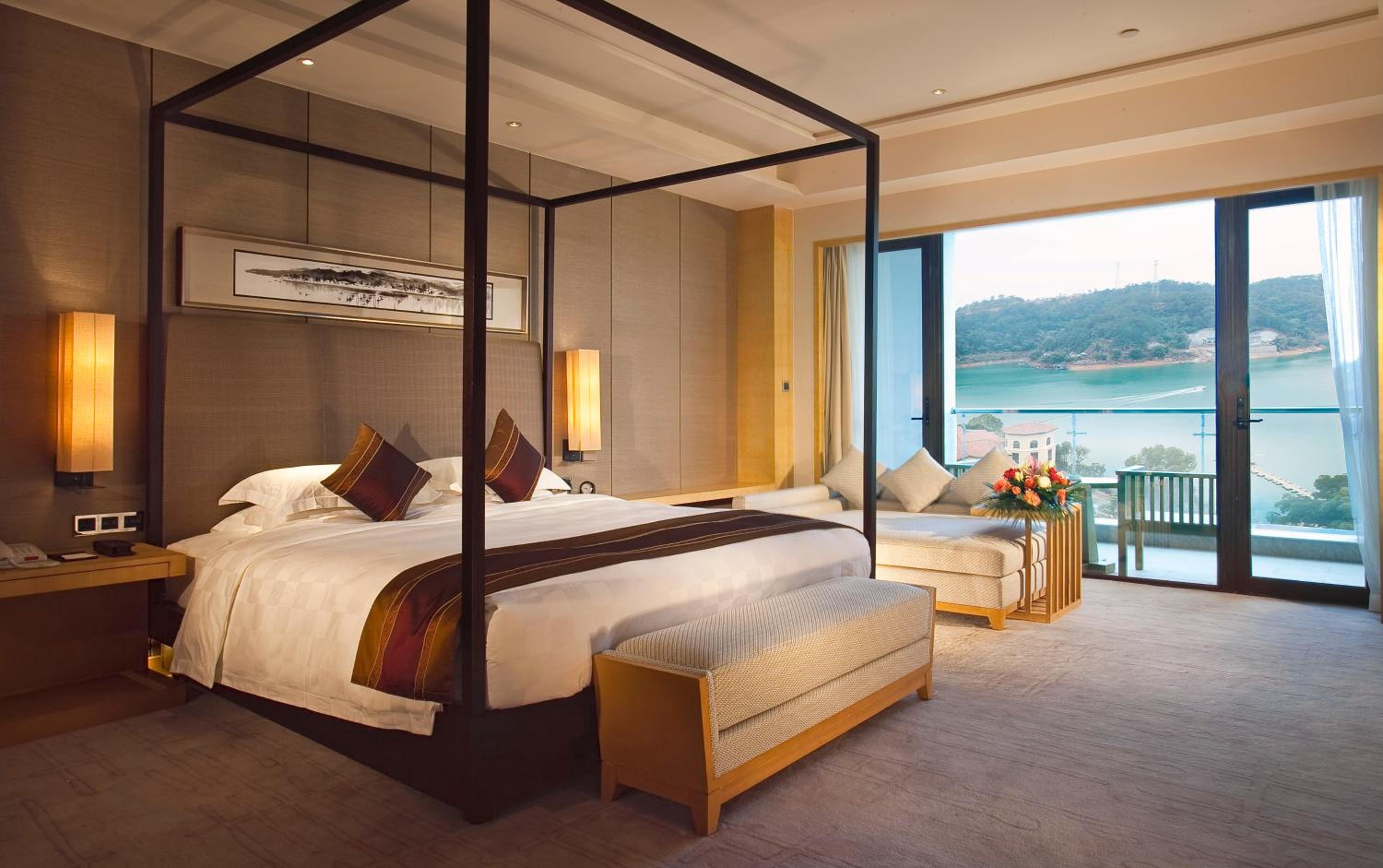 Deluxe Twin Room with Lake View