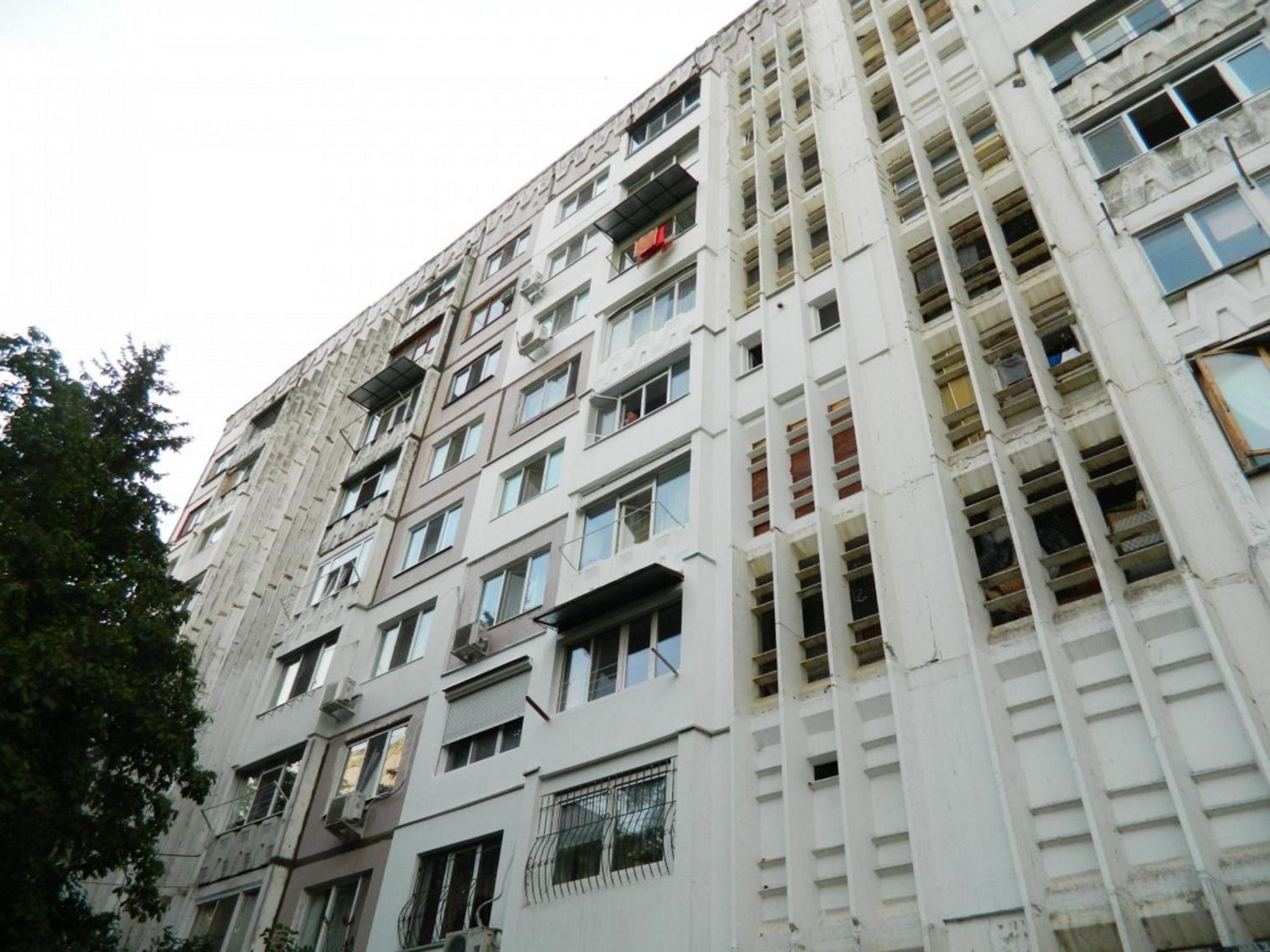 Apartment with Balcony photo 2